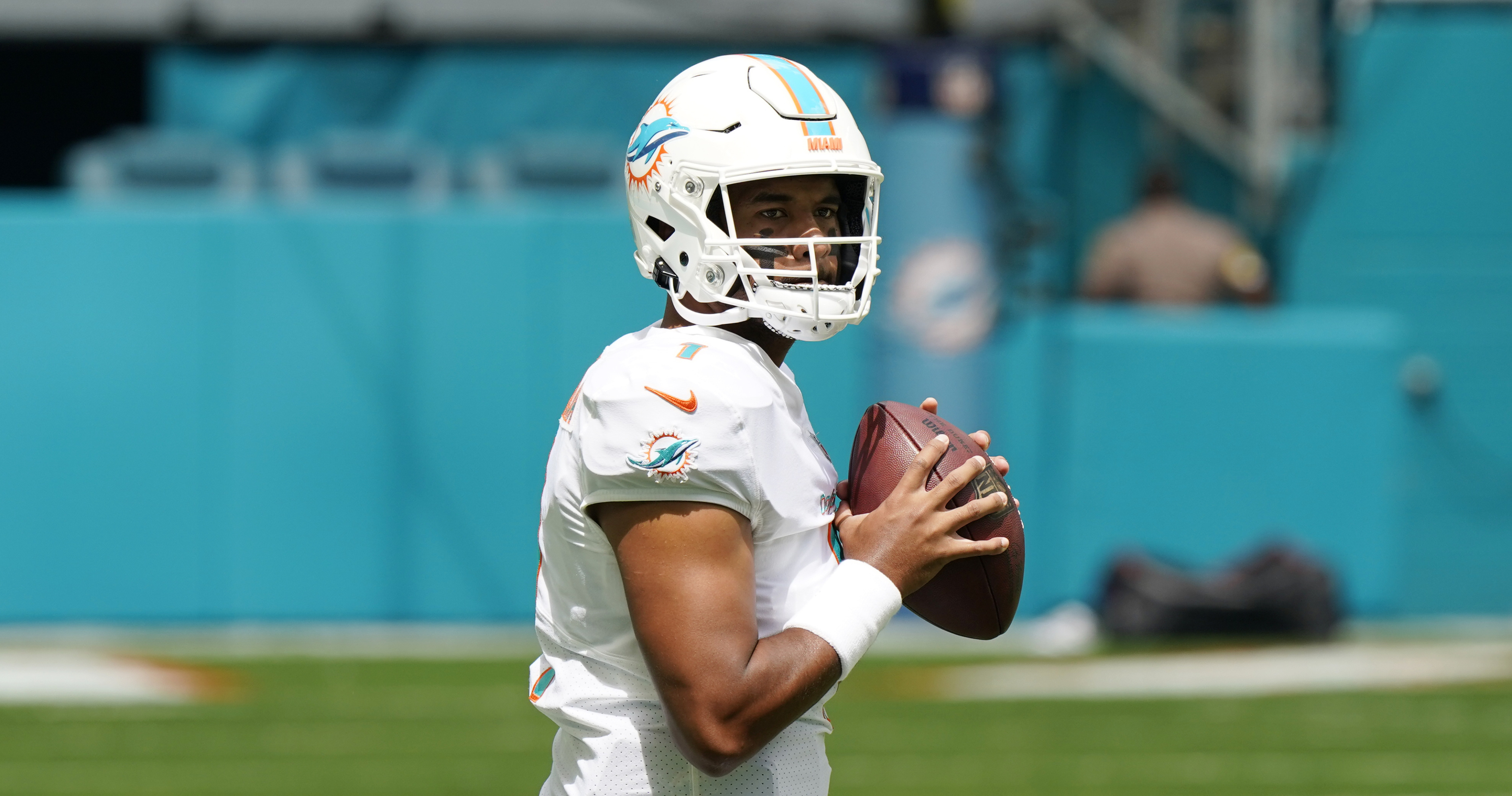 Dolphins have no plans to put Tua Tagovailoa on IR 