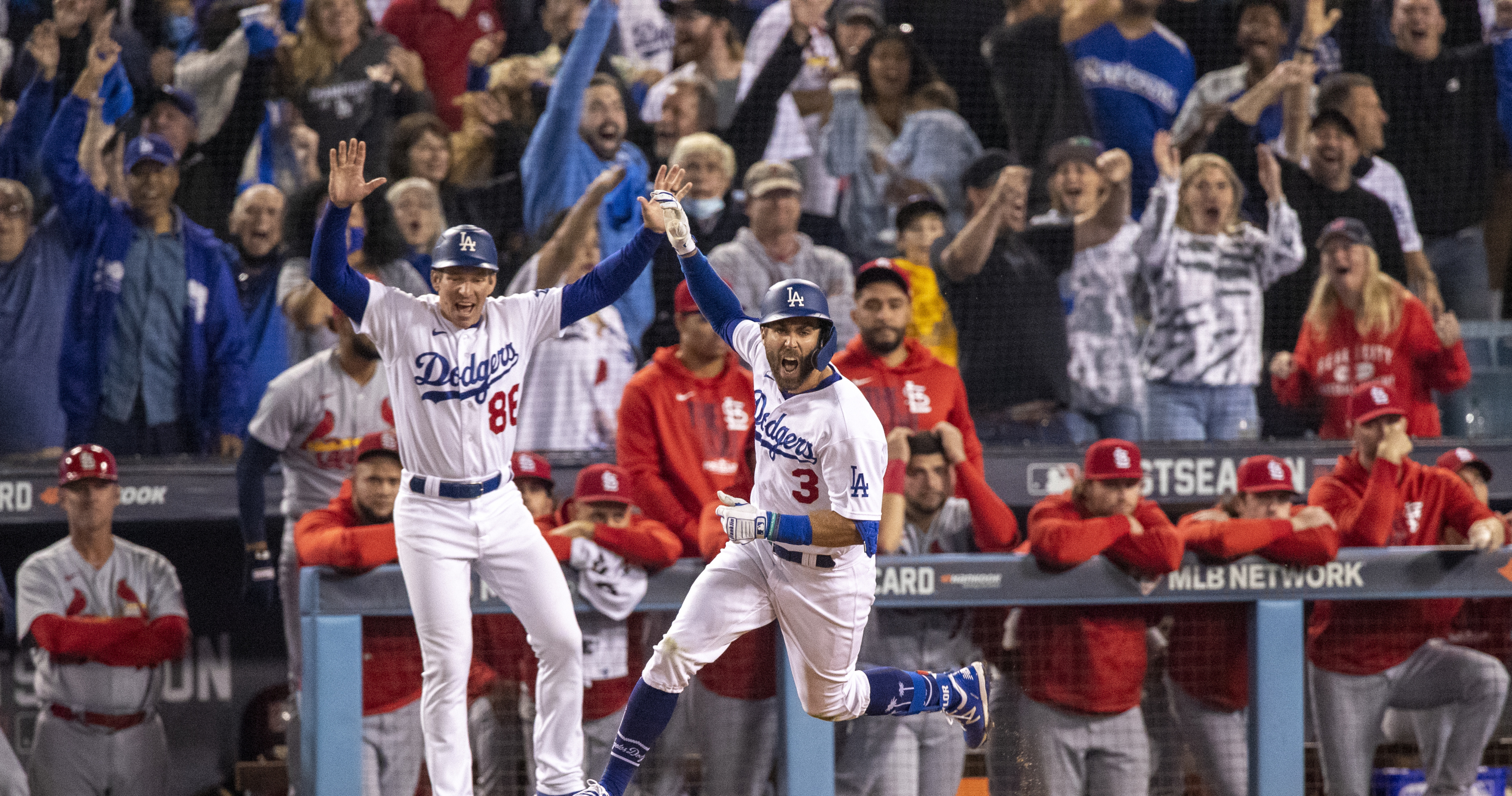 Chris Taylor's walk-off home run sends Dodgers past Cardinals in