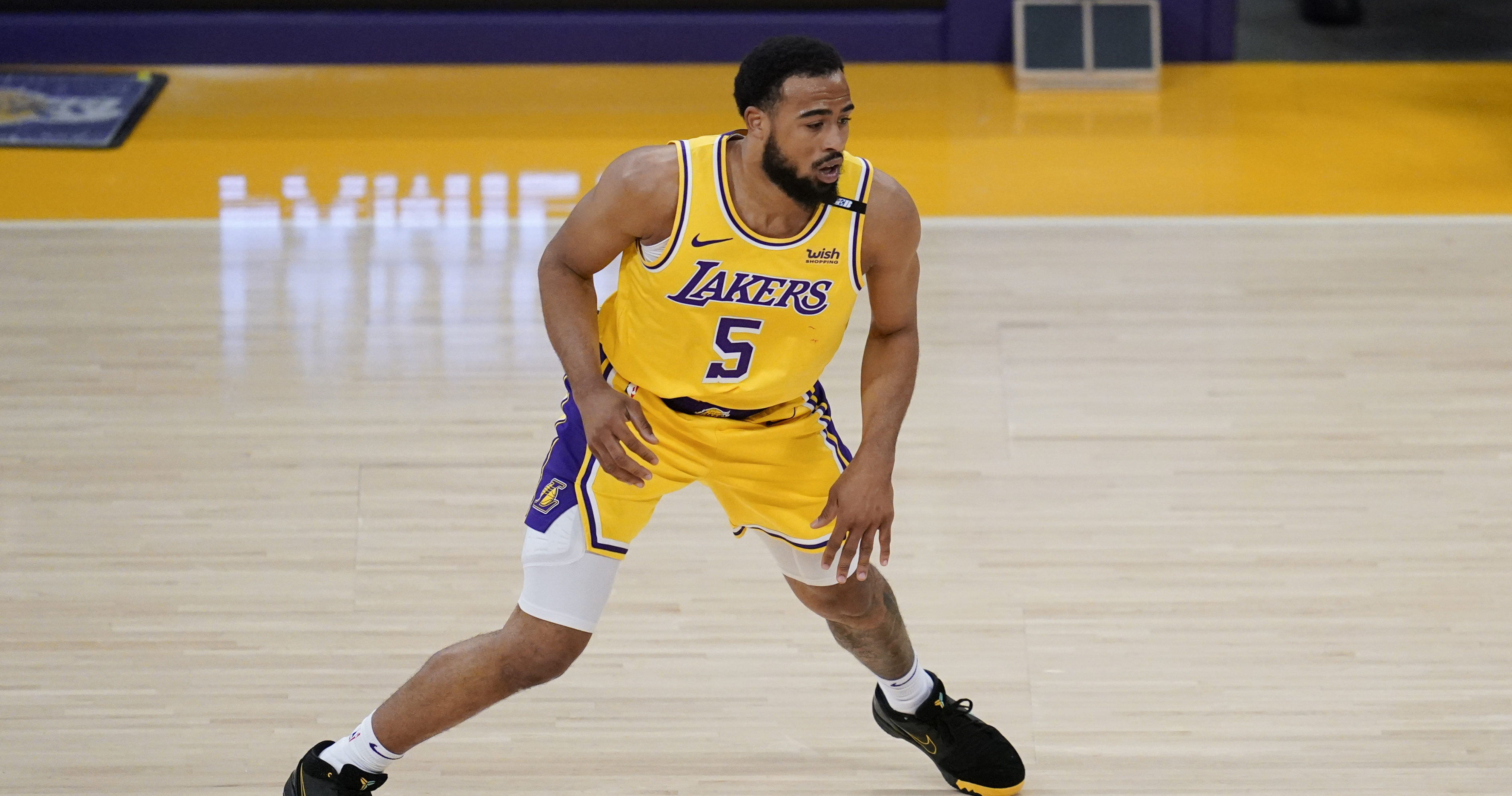 The Lakers use assorted tools and tricks to fight soreness and injury  during the season's long haul – Orange County Register