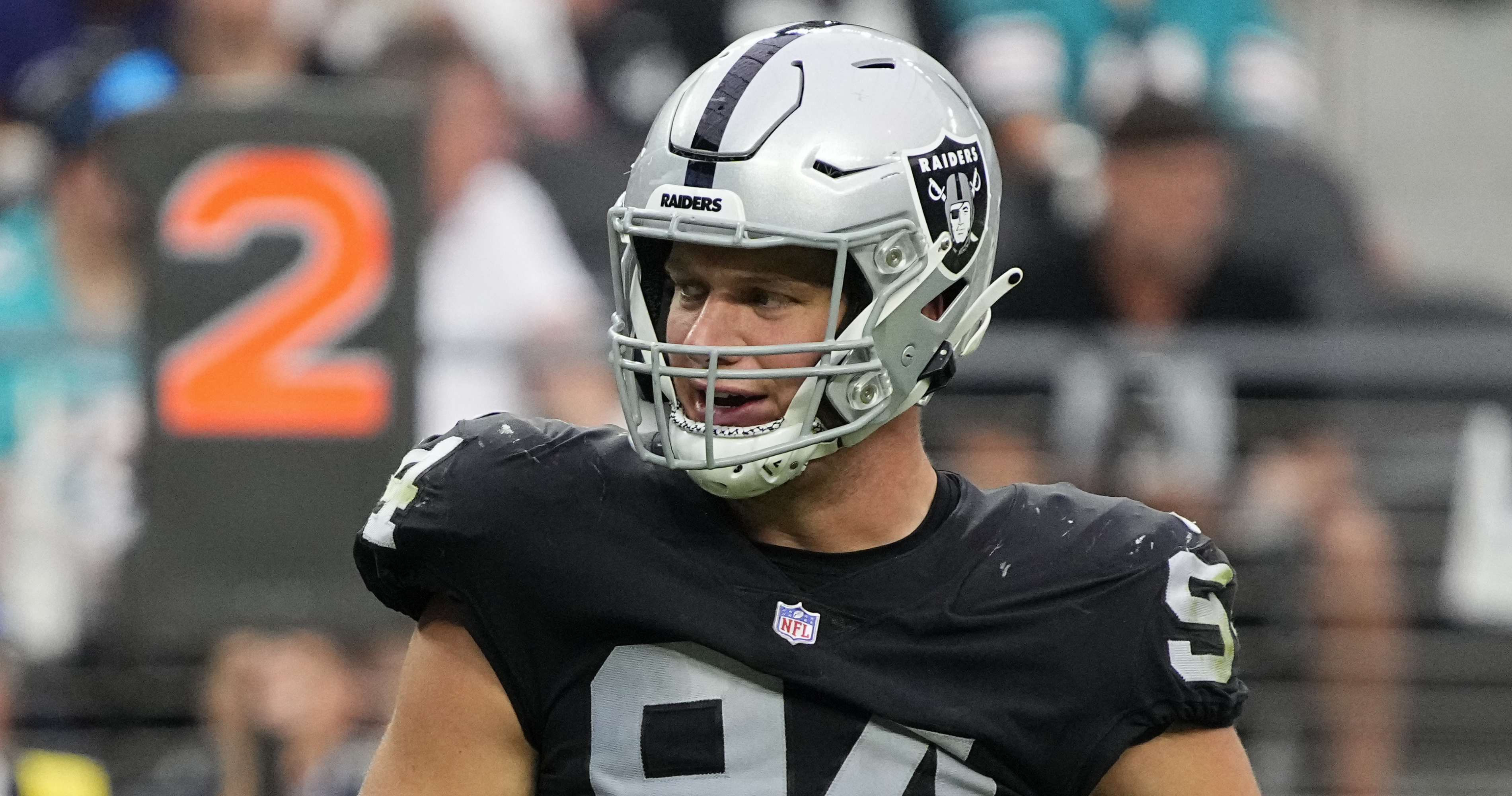 Carl Nassib, first openly gay man to play in NFL games, retires after 7  seasons