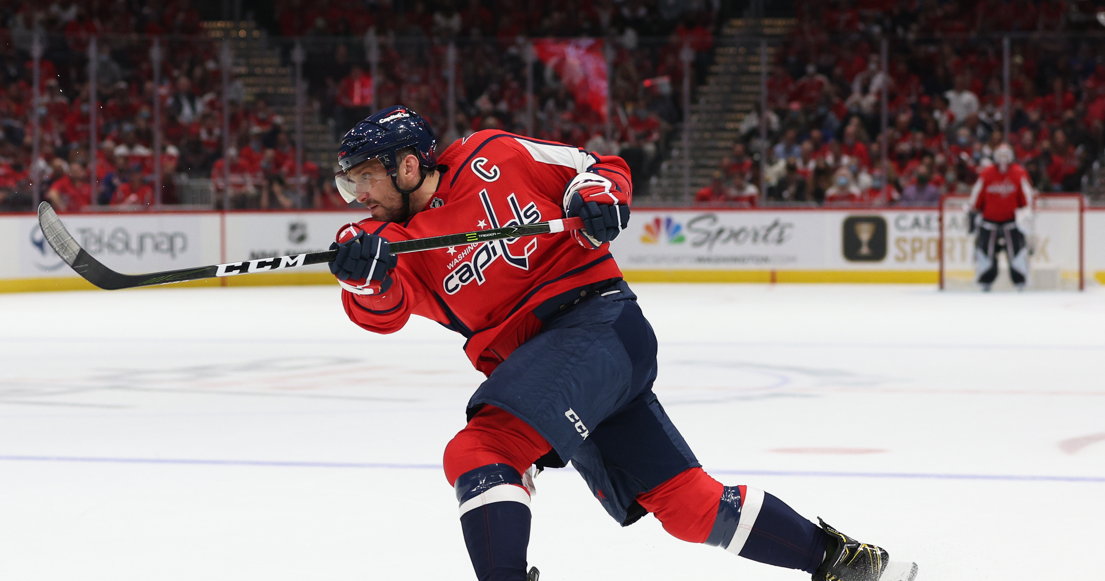 Alexander Ovechkin Scores 2 Goals As Capitals Crush Rangers In Opener ...