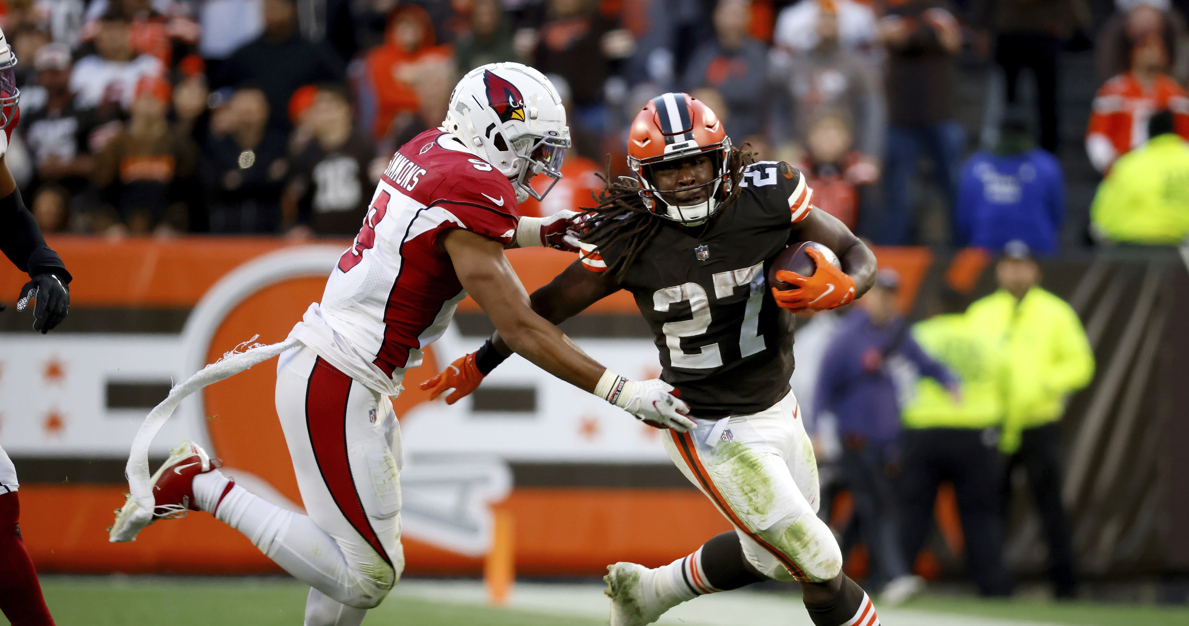 Cleveland Browns running back Kareem Hunt expected to miss number of weeks  due to calf injury