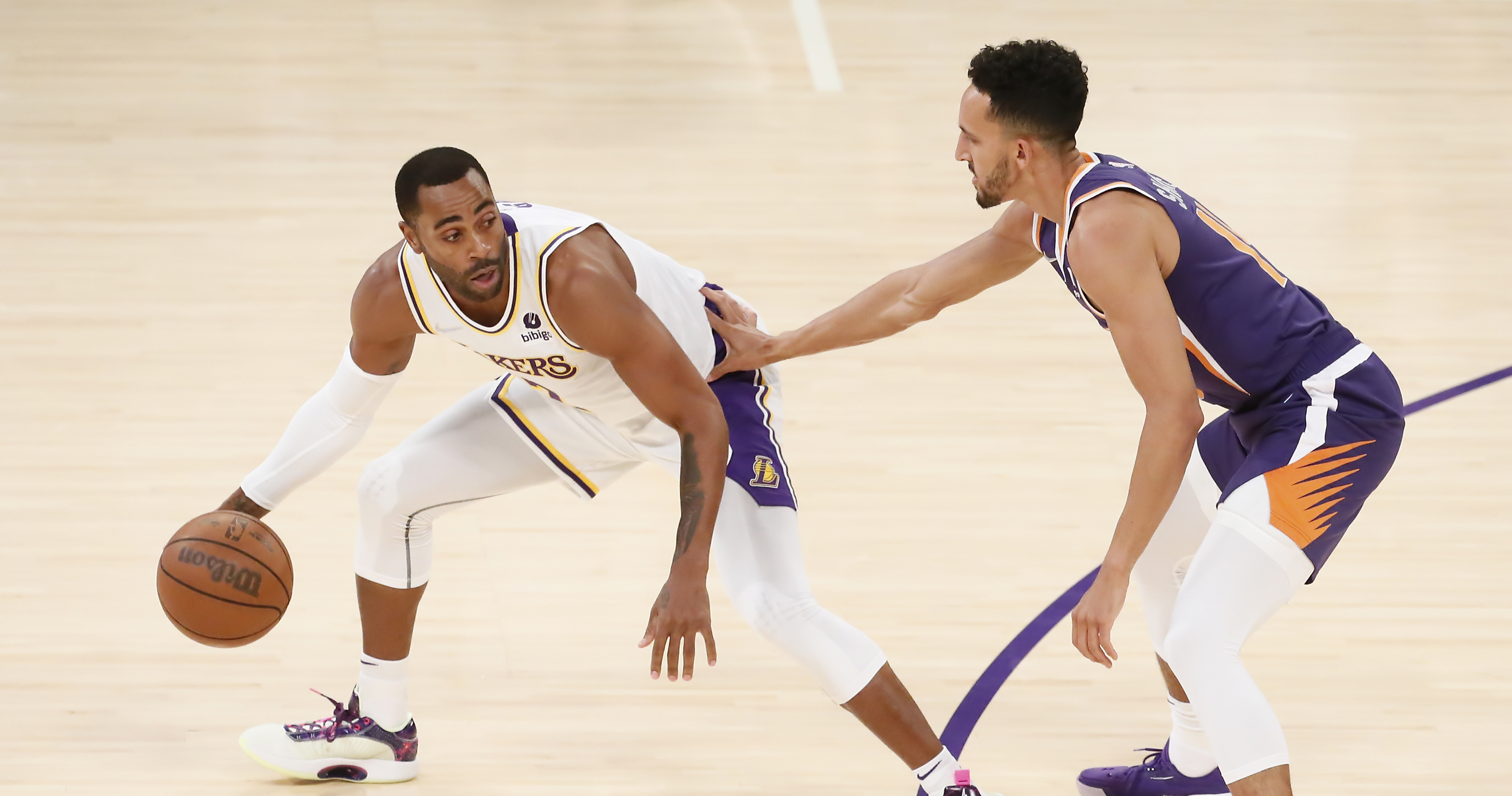 Wayne Ellington discusses how the Lakers' frontcourt will help guards