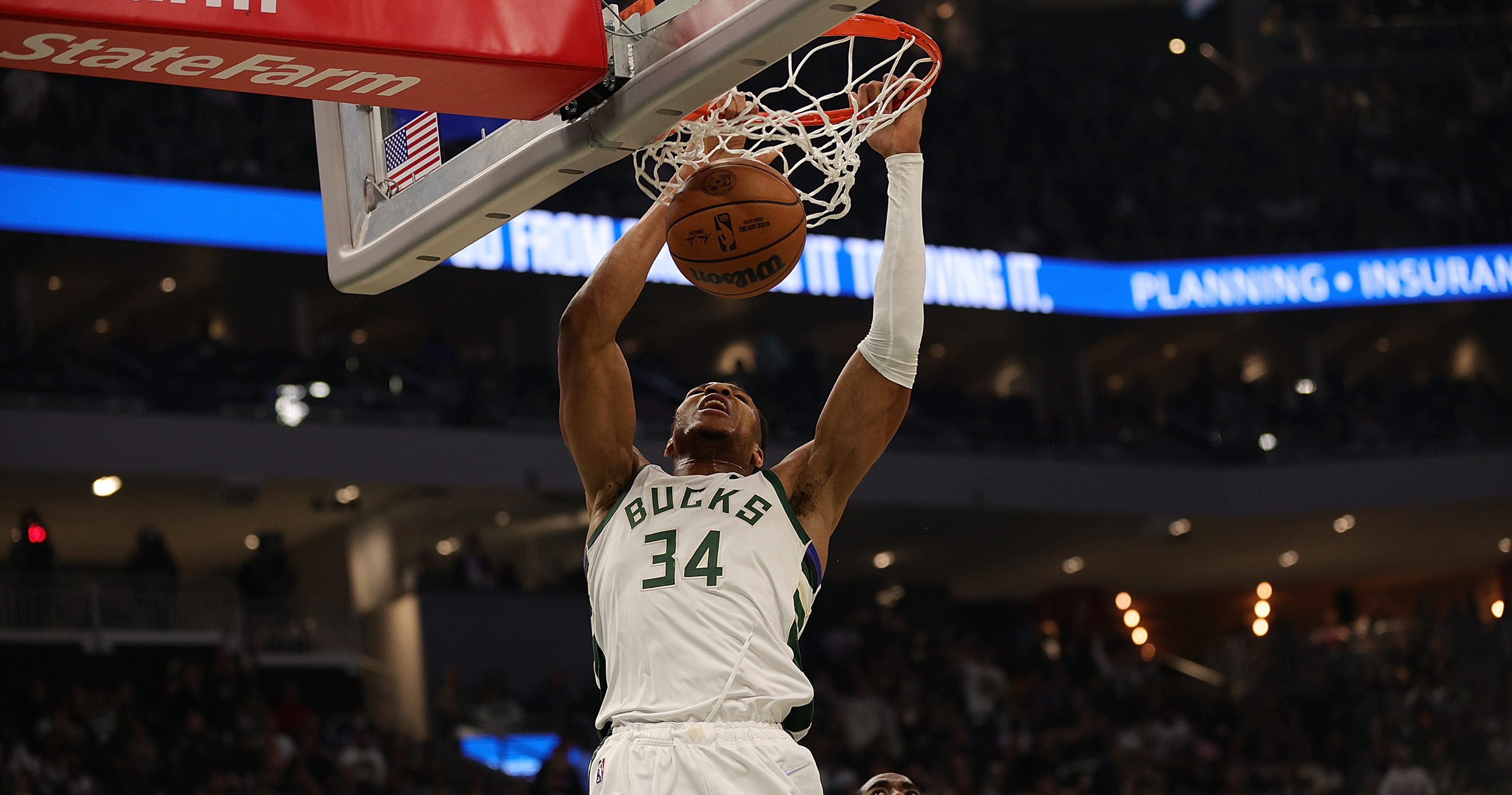 Giannis Posts 32 And 14 As Bucks Top Kevin Durant, Nets To Open 2021-22 