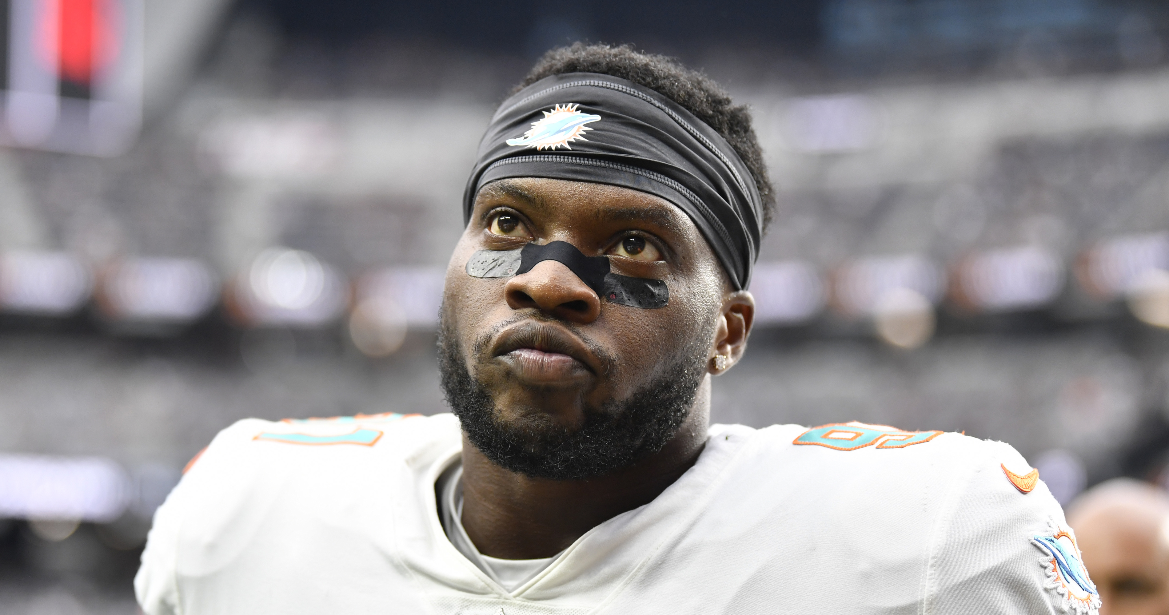 URI Investigating Racist IG Message Sent to Dolphins' Emmanuel Ogbah ...