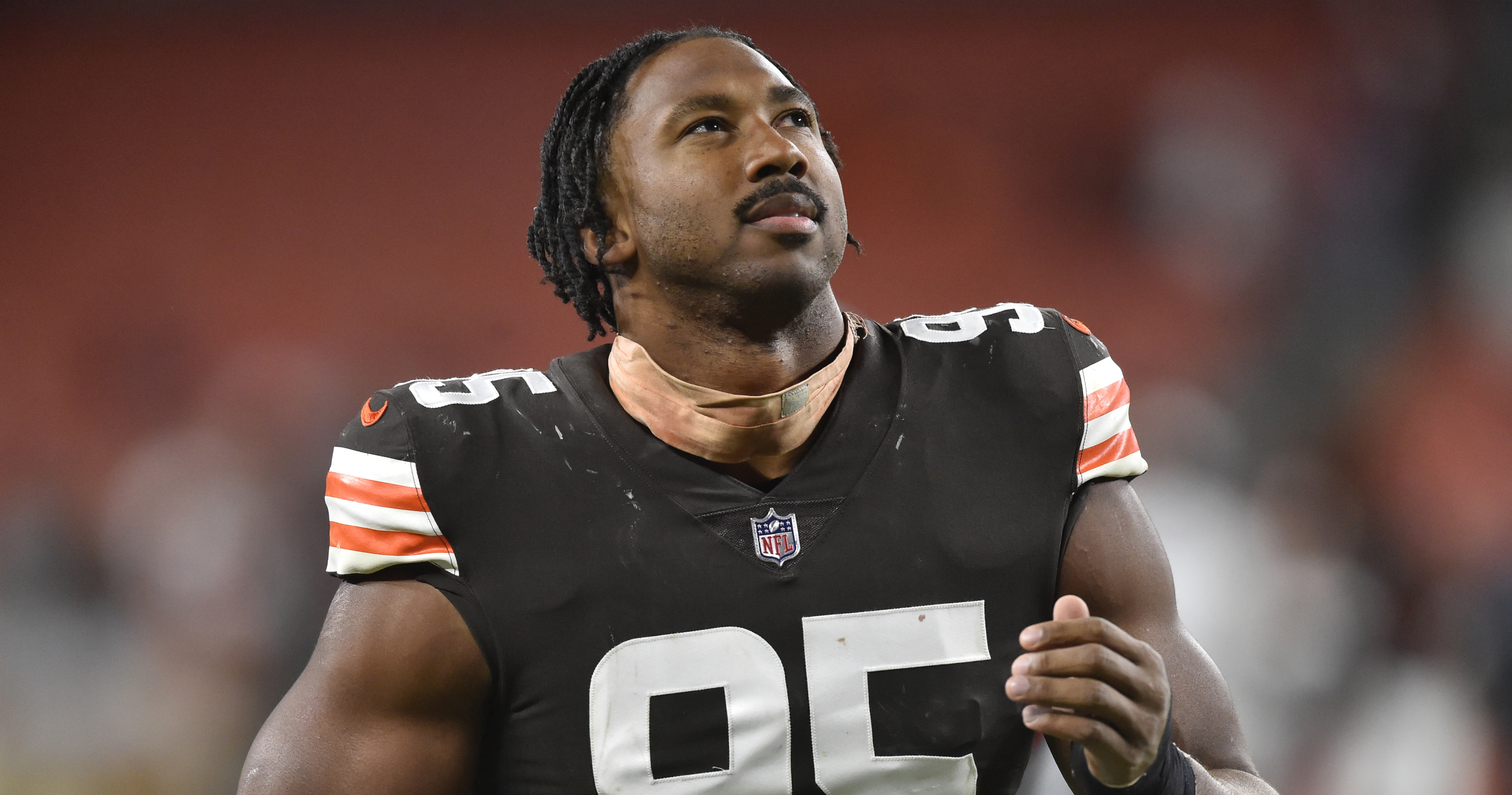 Browns' Myles Garrett Jokes He's Retiring #SleevelessMyles After