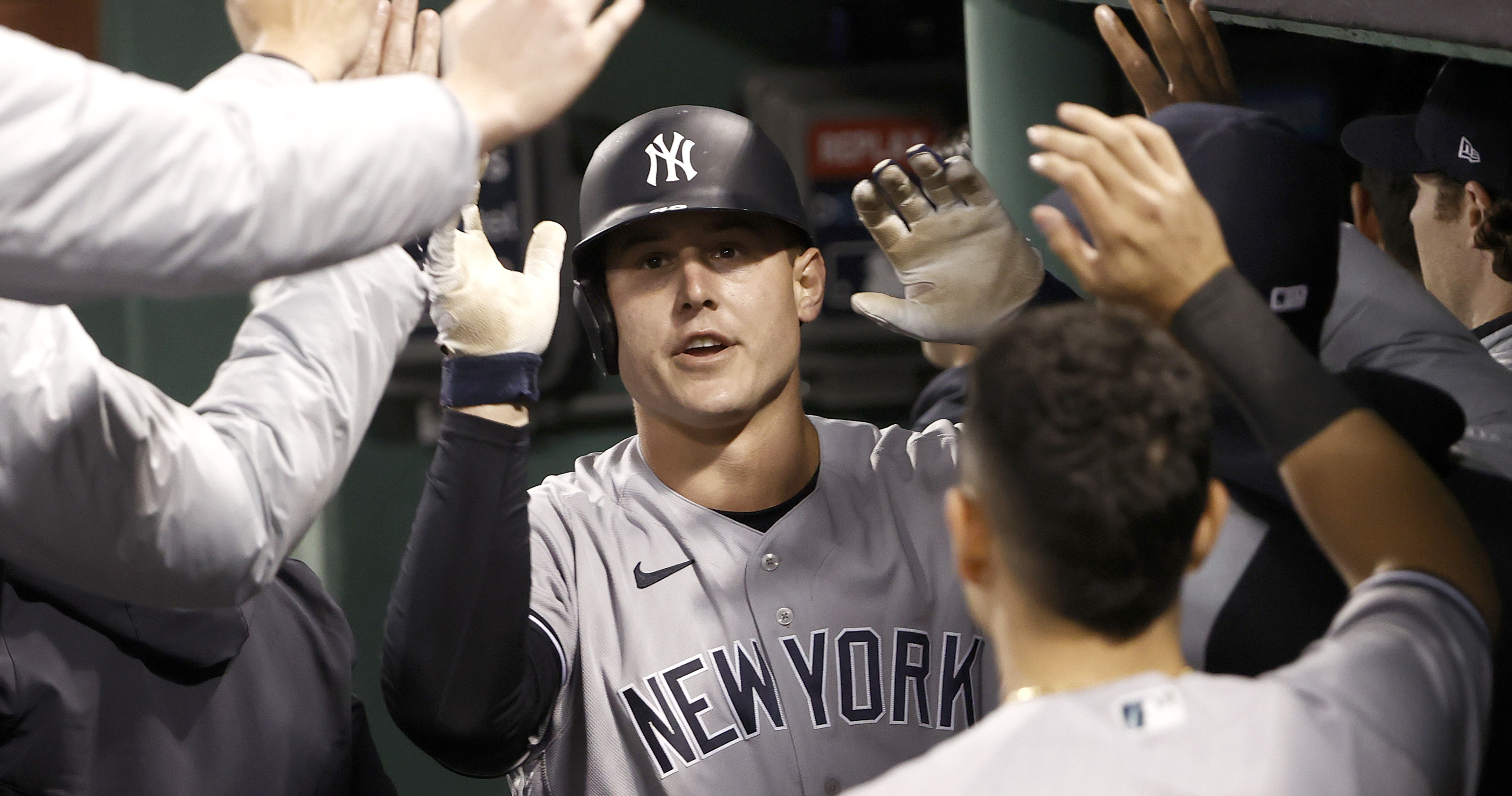 Report: Yankees keep three-time All-Star Anthony Rizzo with two