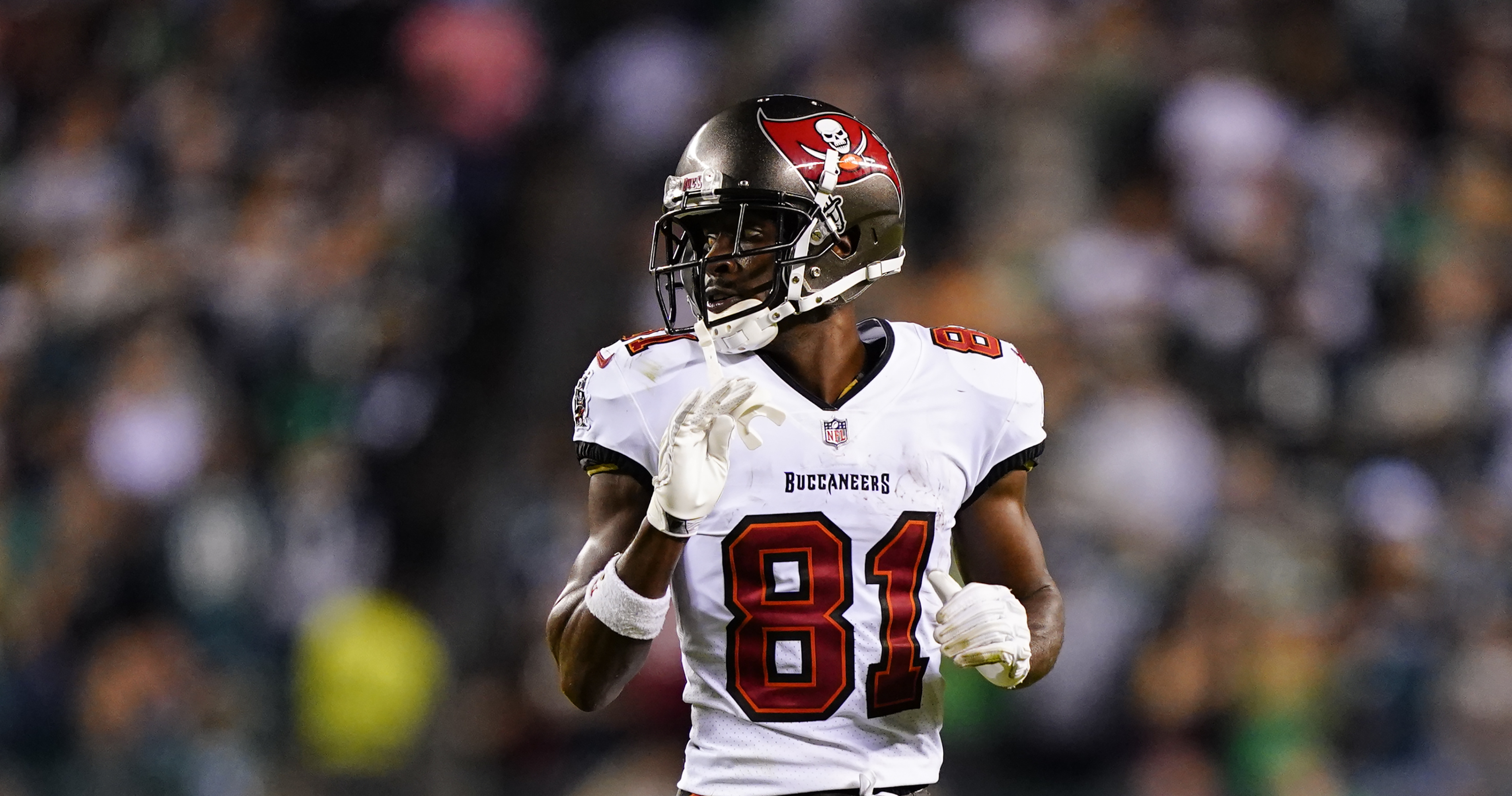 Buccaneers' WR Antonio Brown (ankle) has been ruled Out for