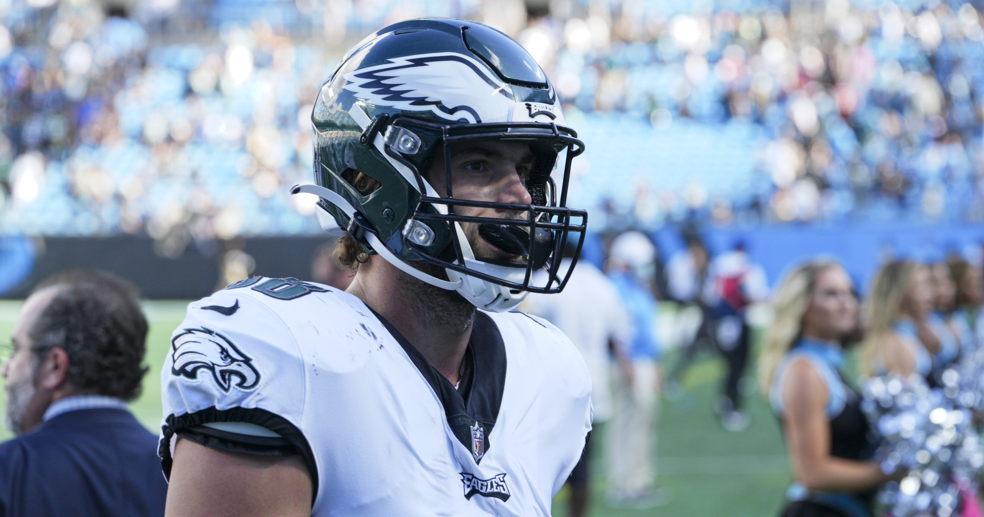 Dallas Goedert leaves game vs. Broncos with a concussion