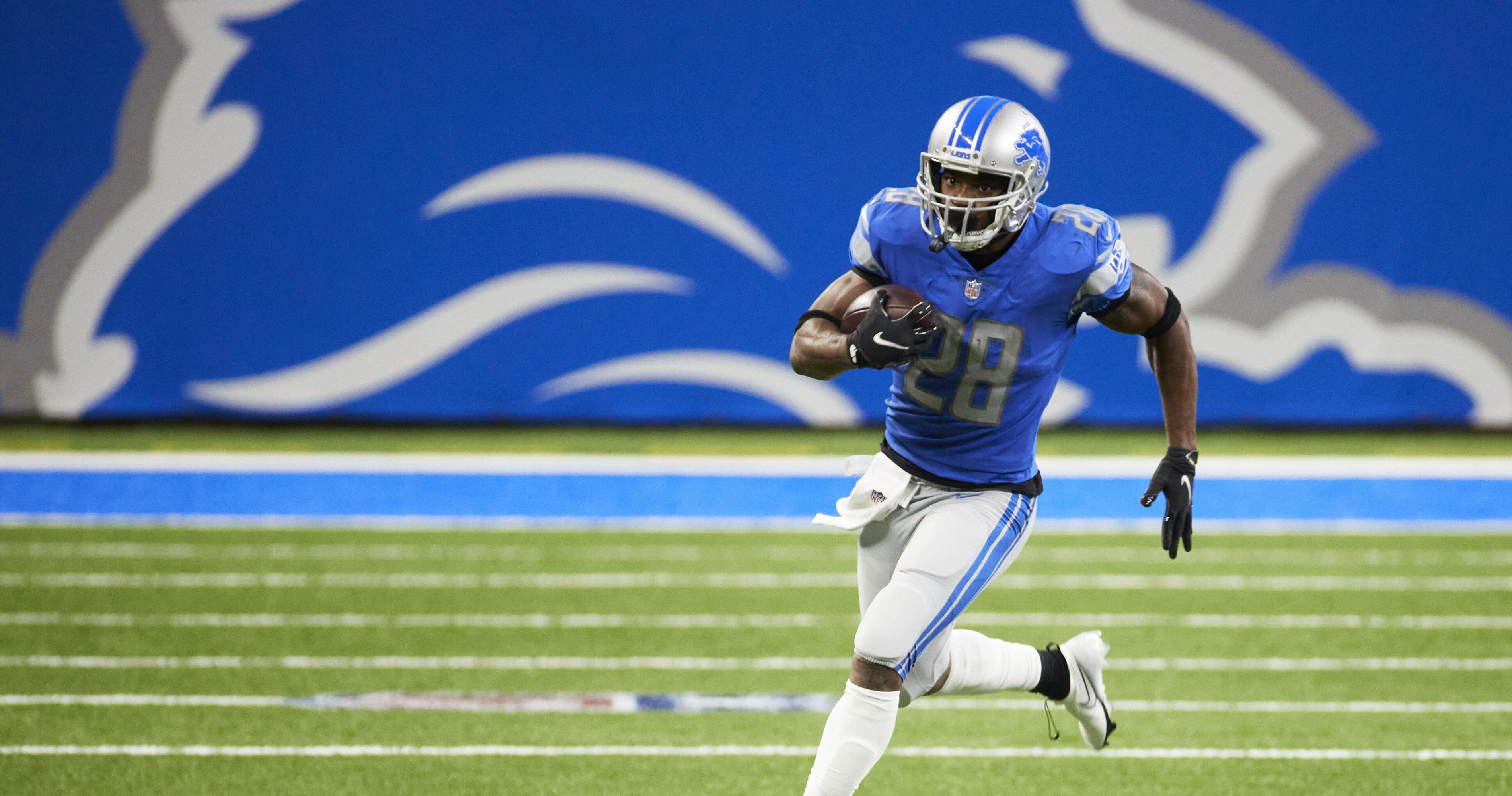 Adrian Peterson or Jeremy McNichols: Which Titans RB is better for