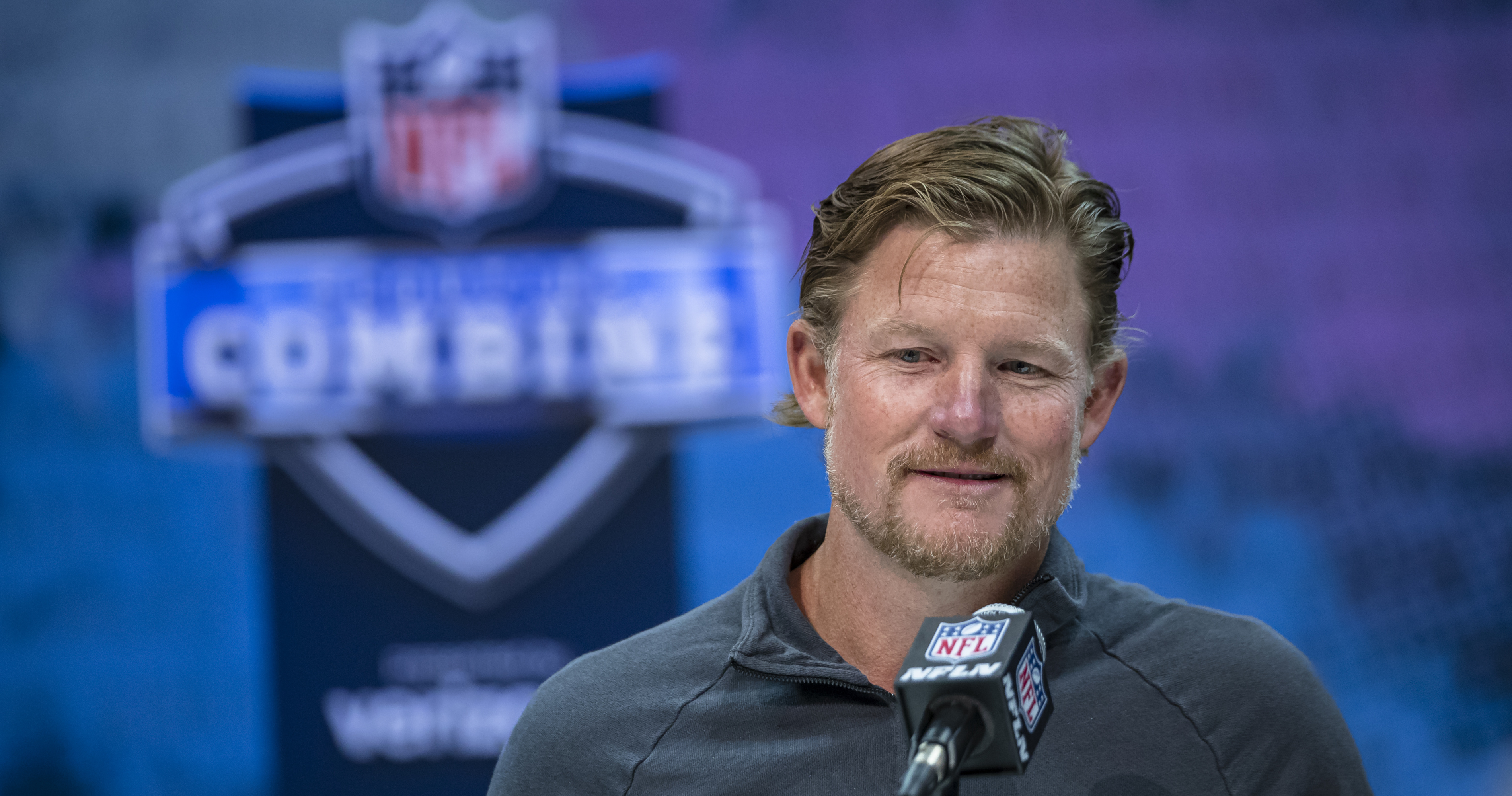 Rams GM Les Snead wore a LEGENDARY shirt to the parade 