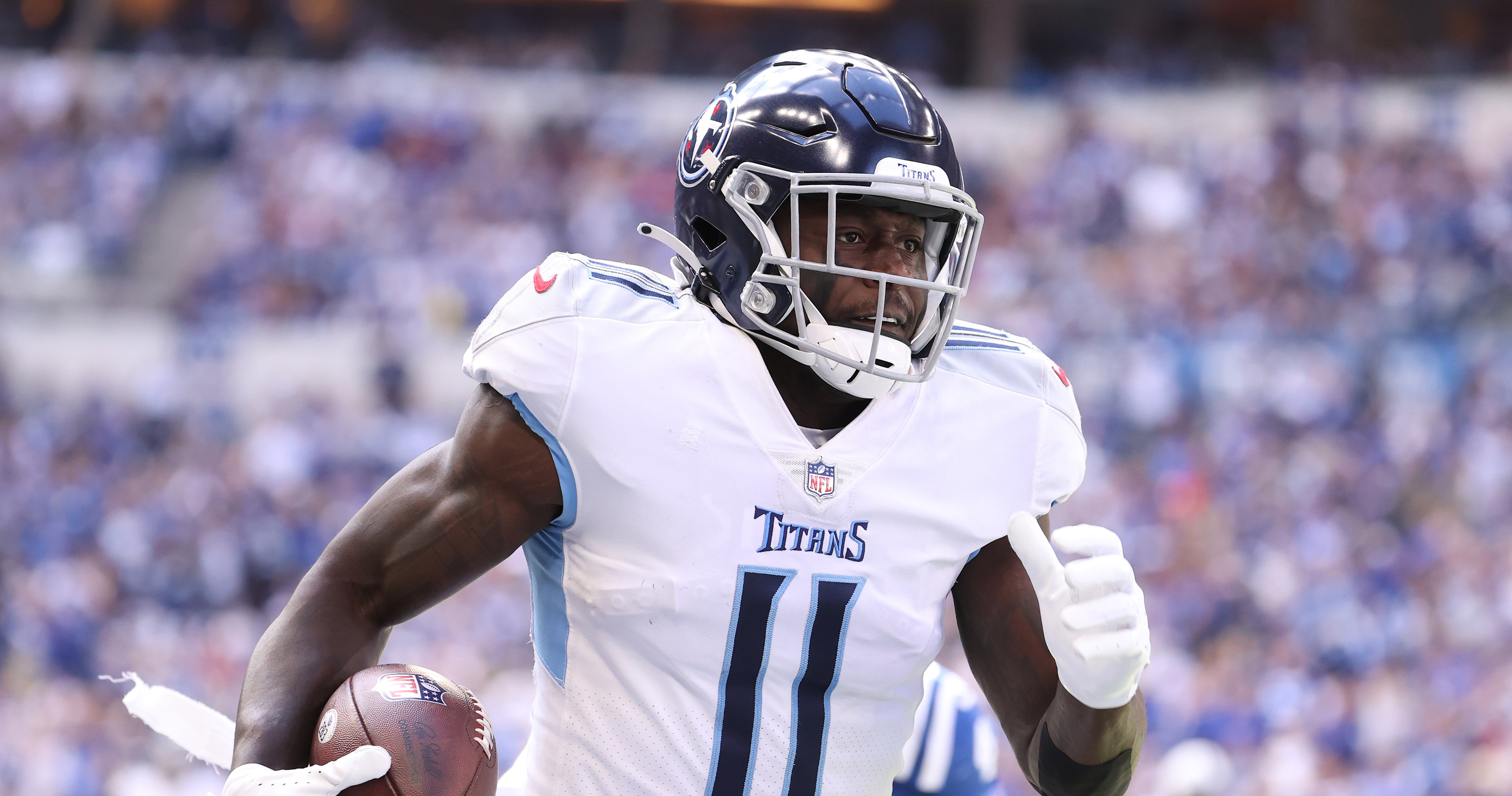 A.J. Brown Ruled Out for Titans vs. Patriots Due to Chest, Rib, Hand ...