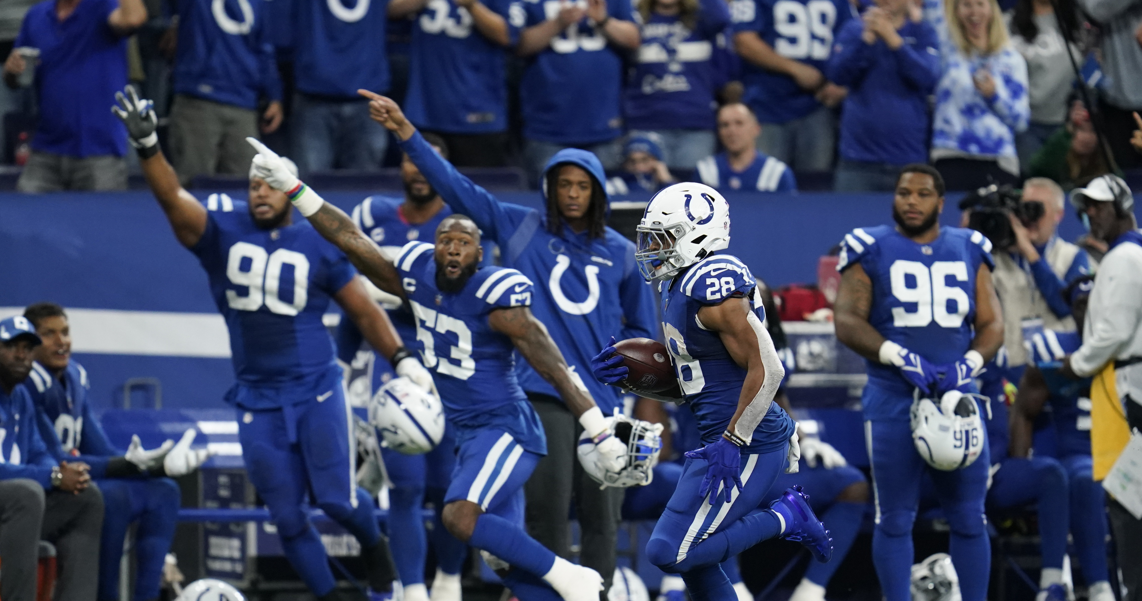 Indianapolis Colts 22-16 Arizona Cardinals: Carson Wentz and Jonathan  Taylor lift Colts to win as Cardinals suffer third straight loss, NFL News