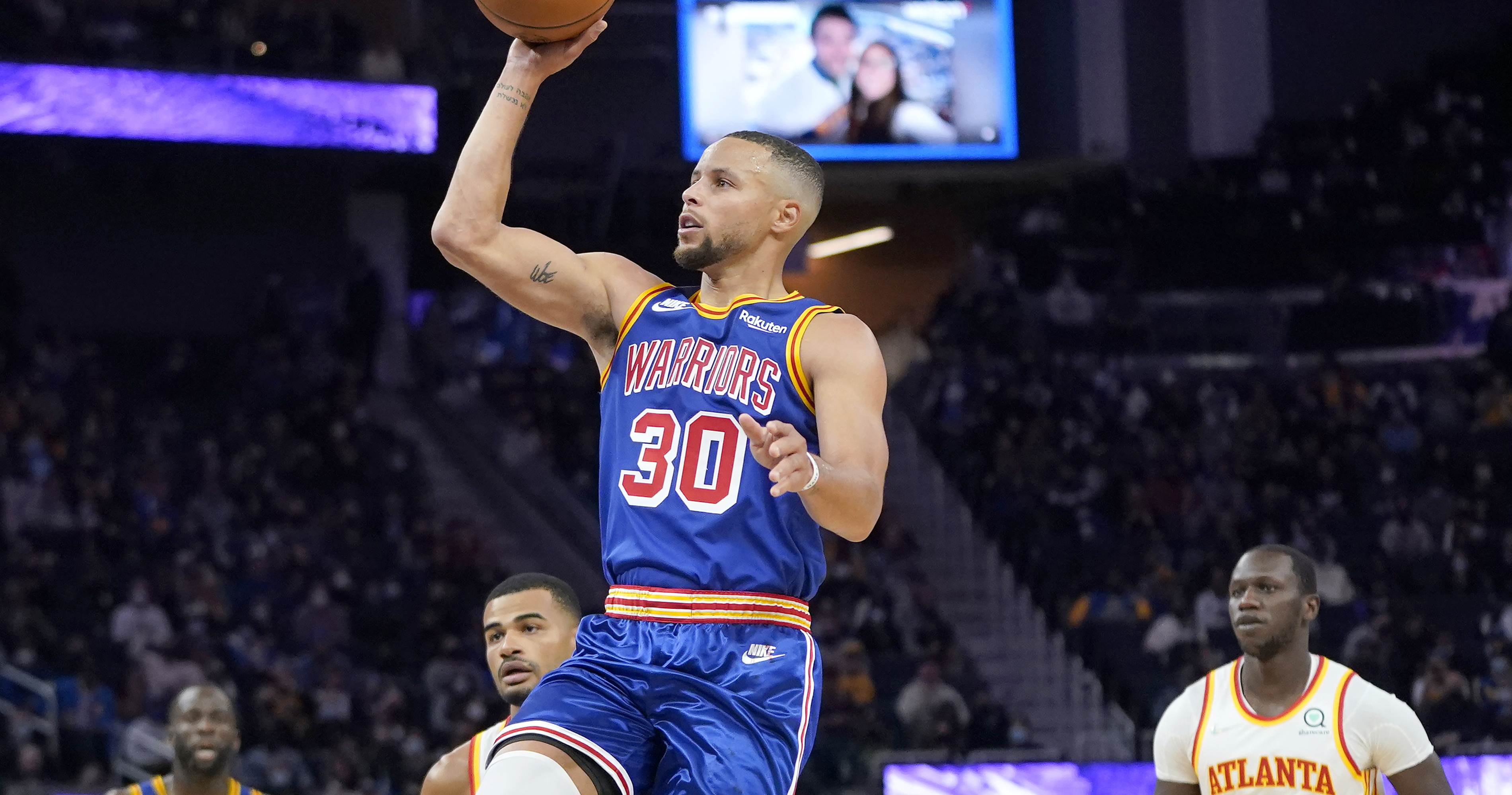 Stephen Curry Drops 50 Points, 10 Assists In Warriors’ Win Over Hawks ...