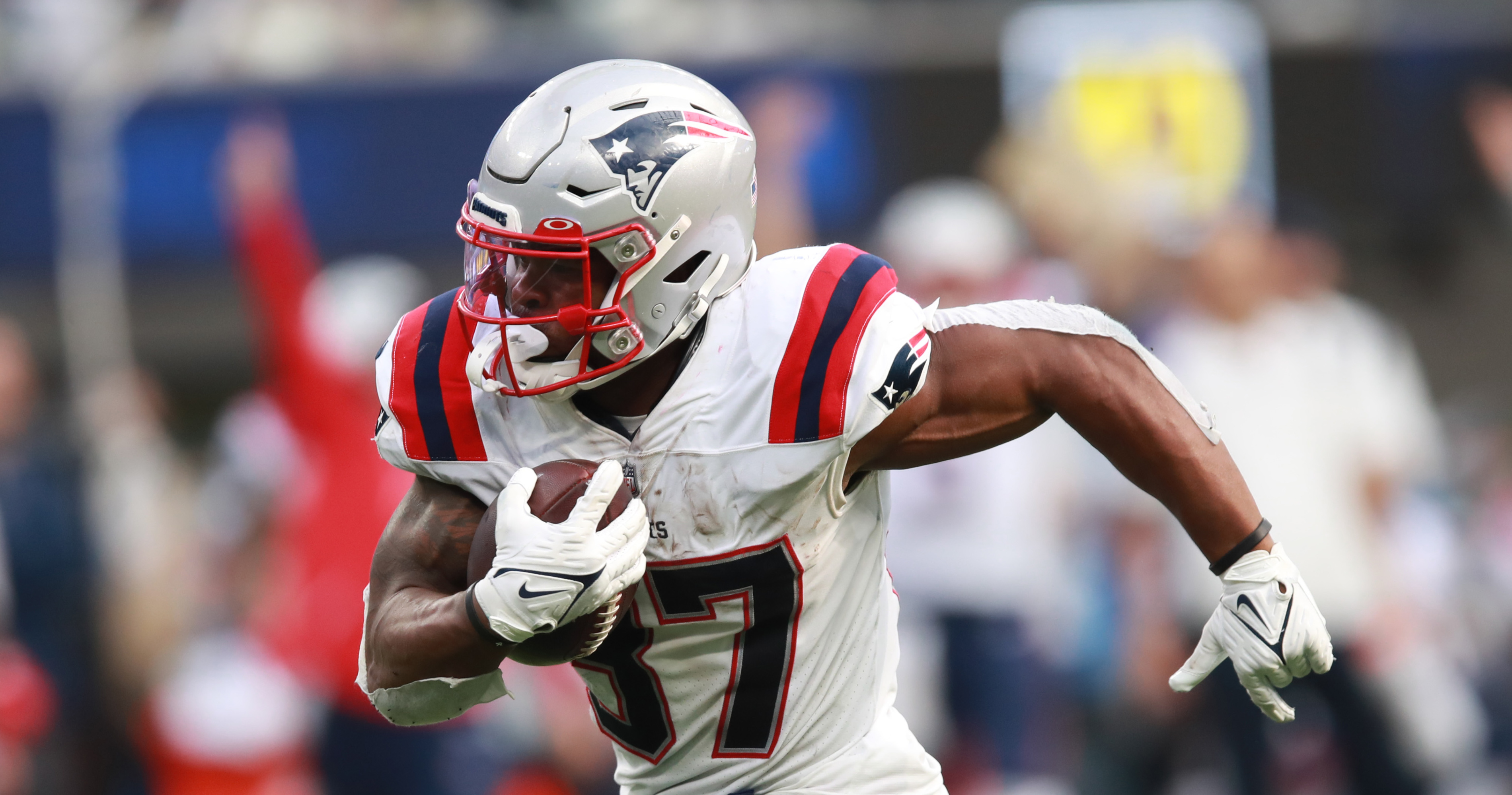 Damien Harris Out for Patriots vs. Browns With Concussion, News, Scores,  Highlights, Stats, and Rumors