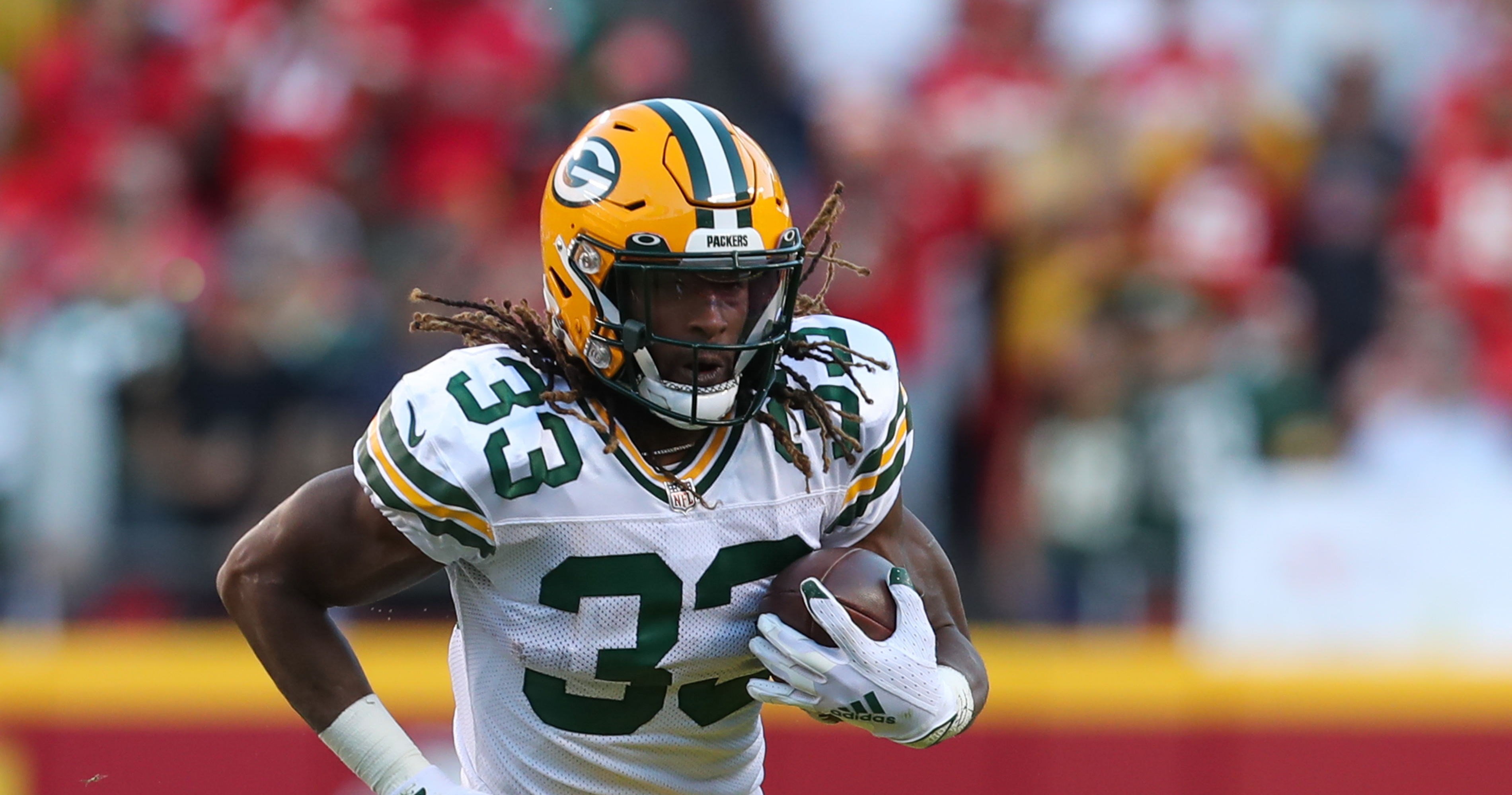 Green Bay Packers - Aaron Jones goes over 1,000 yards rushing for