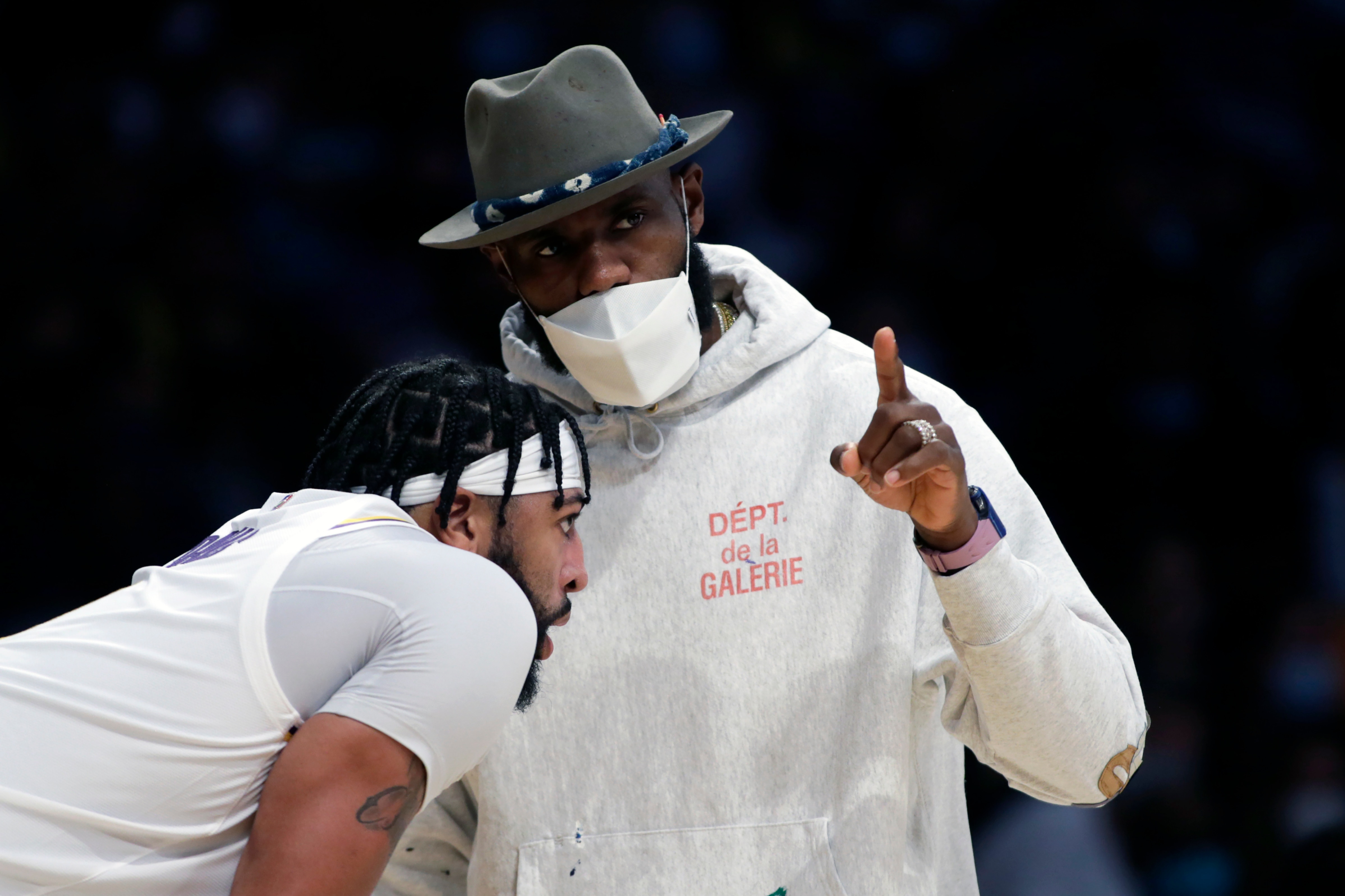 Forget The Rumors: Lebron James Confirms His Future With The Lakers (Sources) - lscv9ac