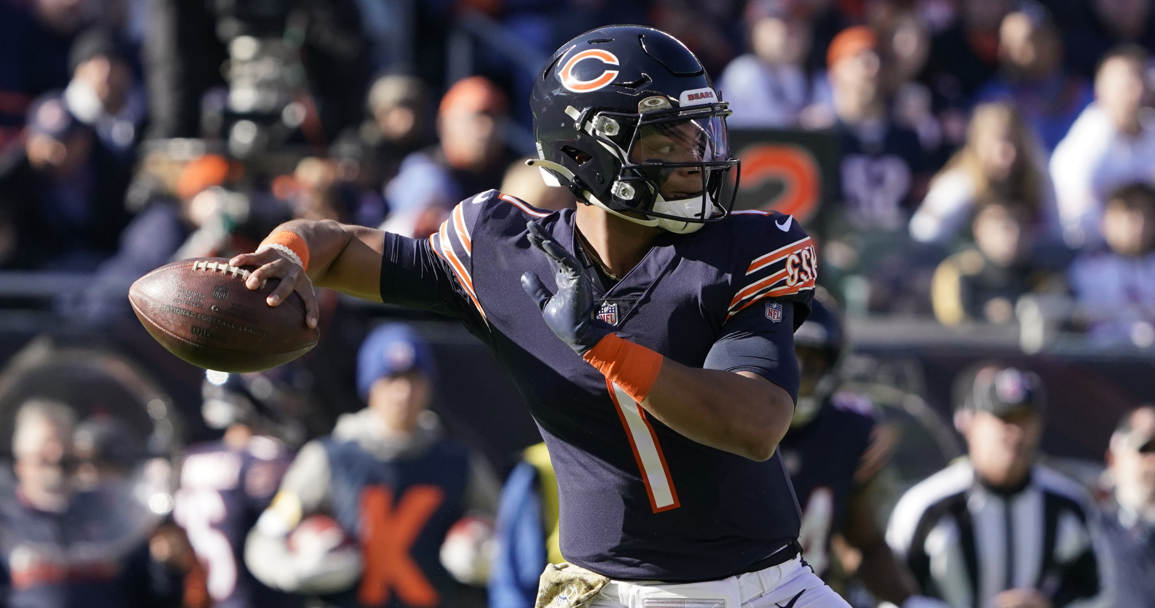 Bears QB Justin Fields, Michael Vick hang out at Halas Hall – NBC Sports  Chicago