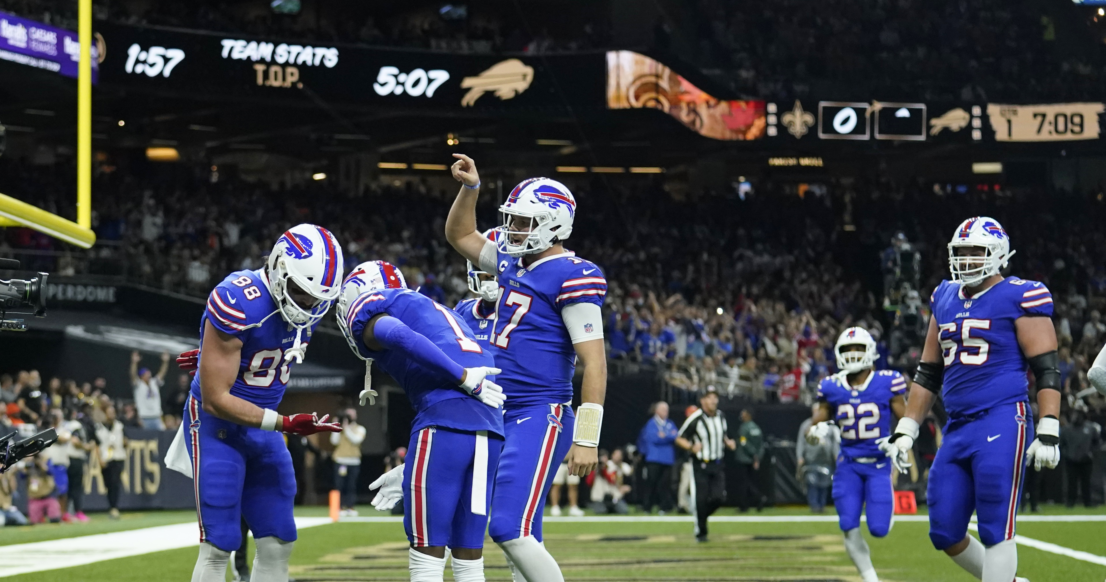 Josh Allen Throws 4 TD Passes as Bills Blow Out Saints in