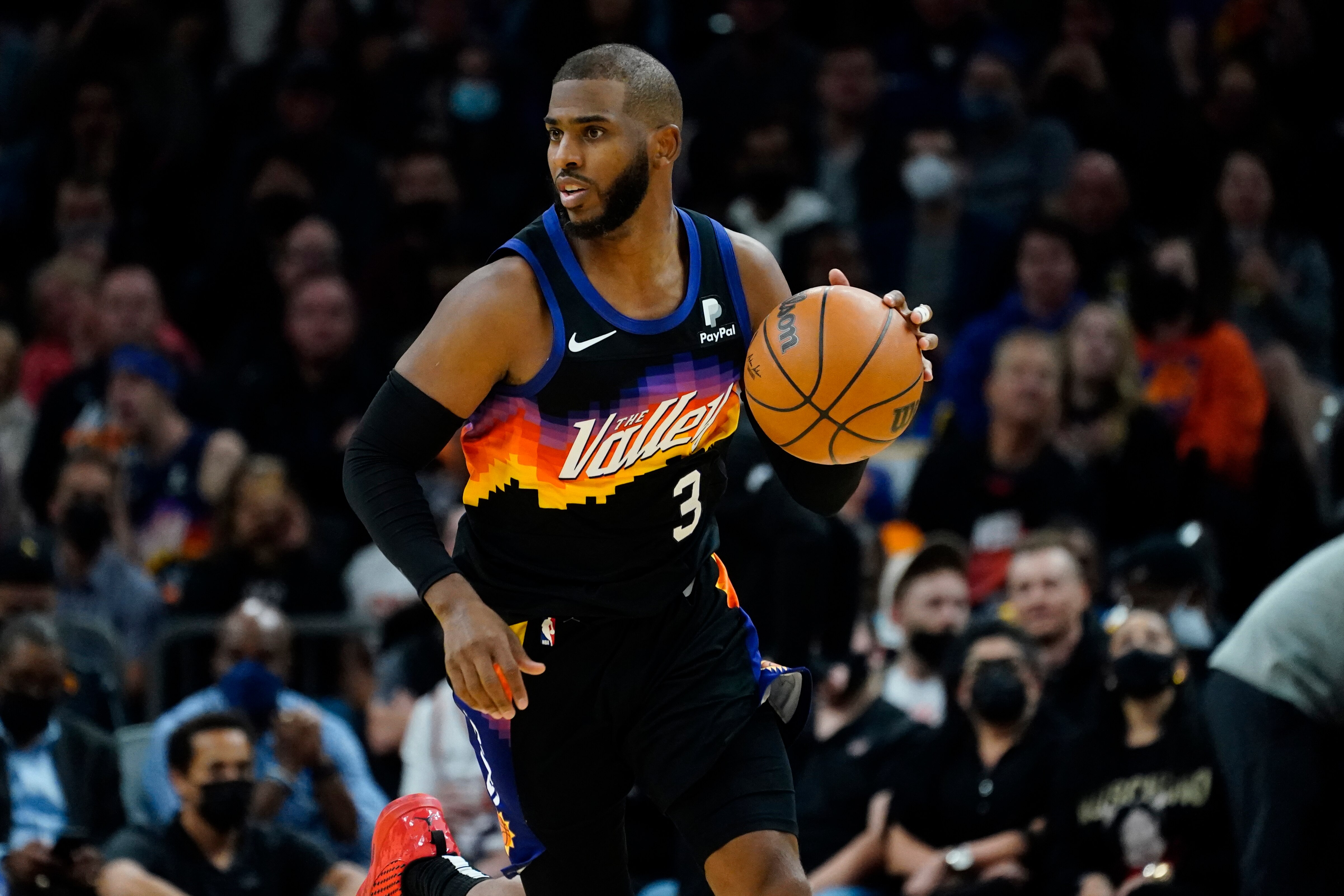 Chris Paul, Suns Beat Pistons for FranchiseRecord 18th Straight Win