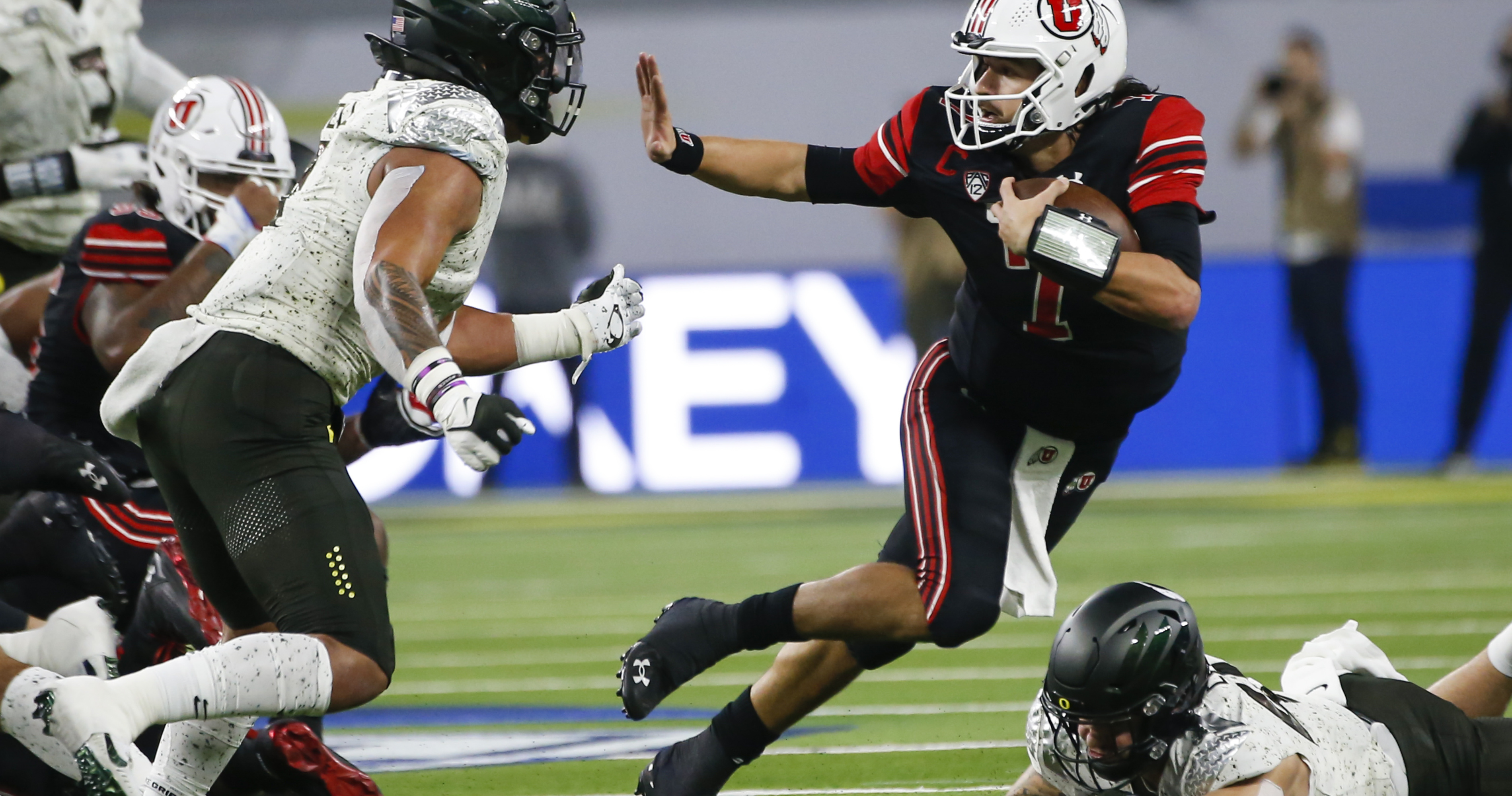 No. 17 Utah Rolls Past No. 10 Oregon 38-10 To Win 2021 Pac-12 Title ...