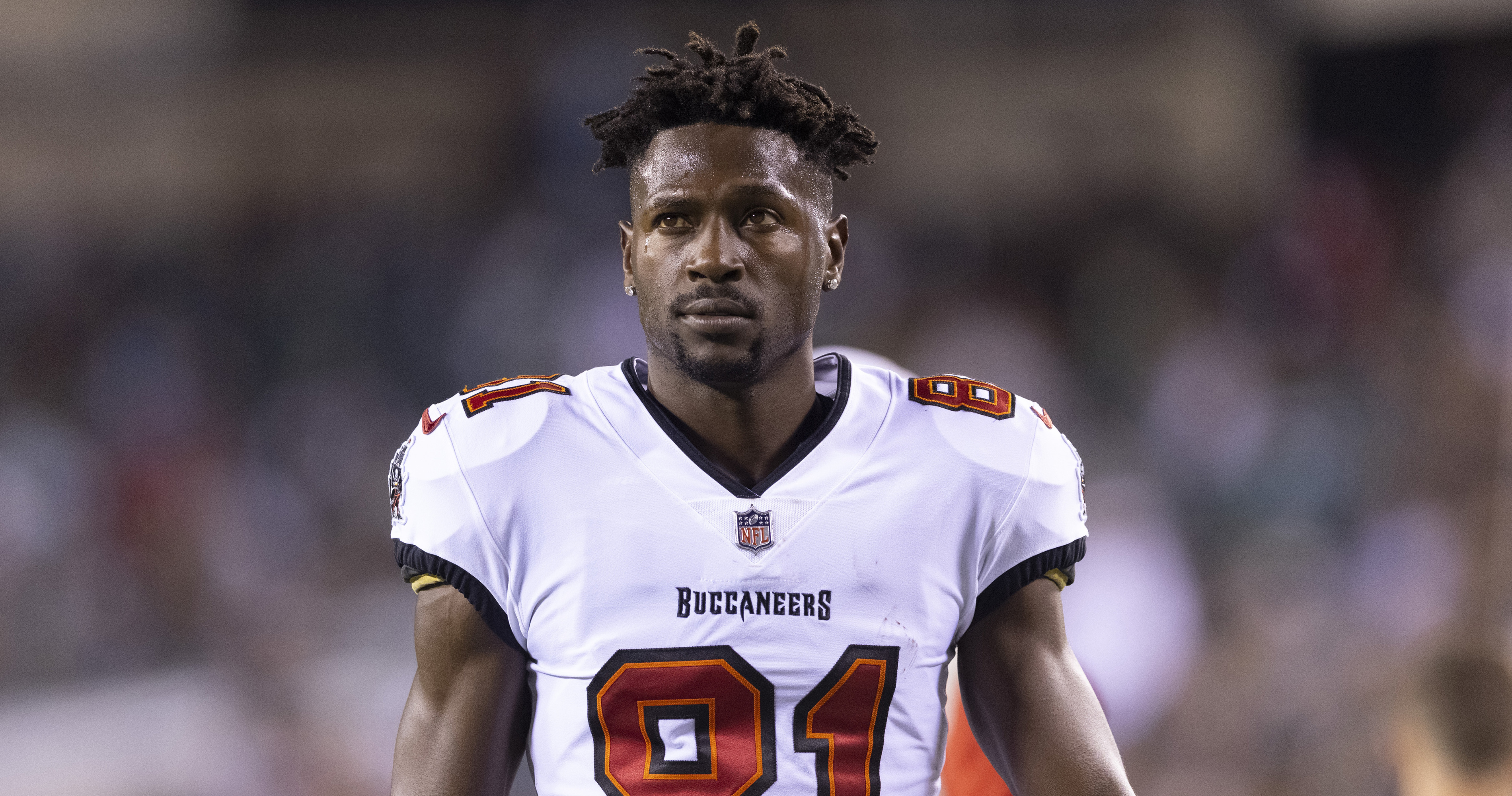 Ex-Syracuse football player gets front row seat to Antonio Brown