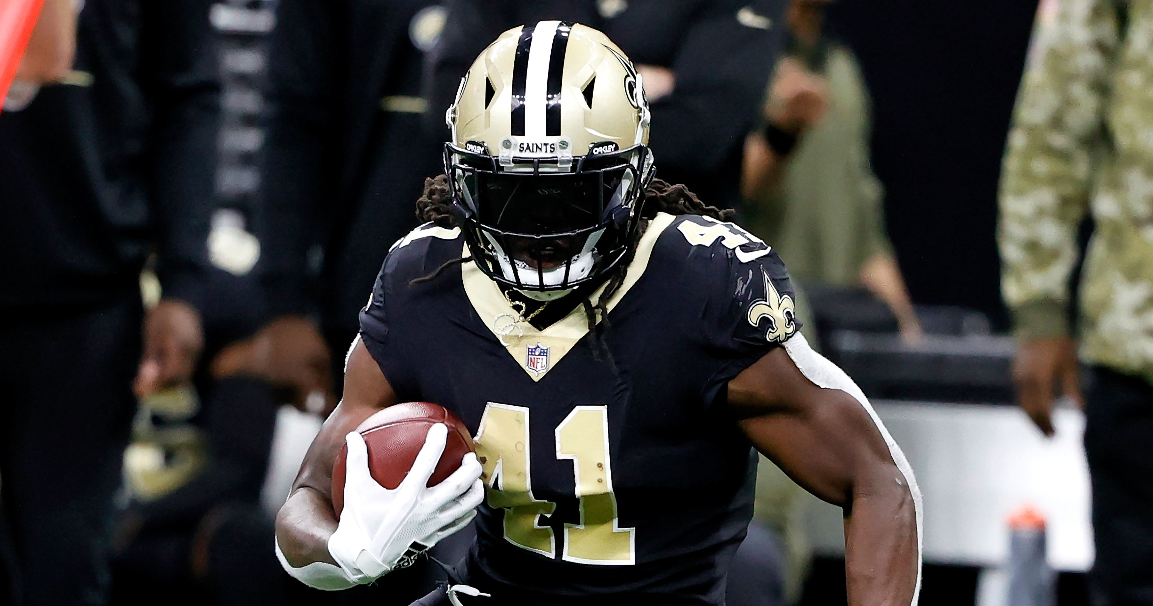 Saints' Alvin Kamara suffered rib injury vs. Falcons, expected to be OK for  Week 2 vs. Buccaneers 