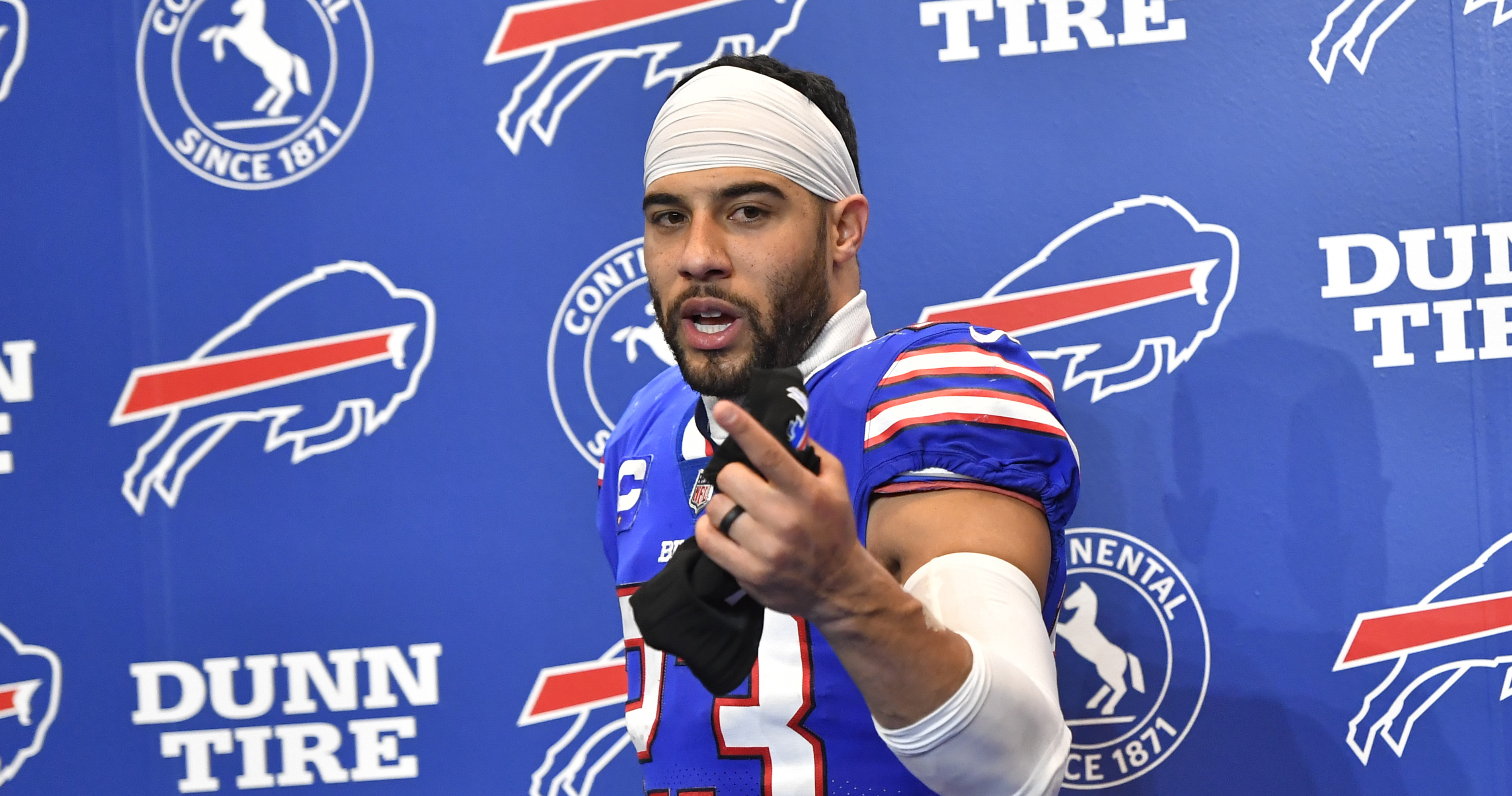 Micah Hyde, Jordan Poyer Take Exception to Reporter's Question