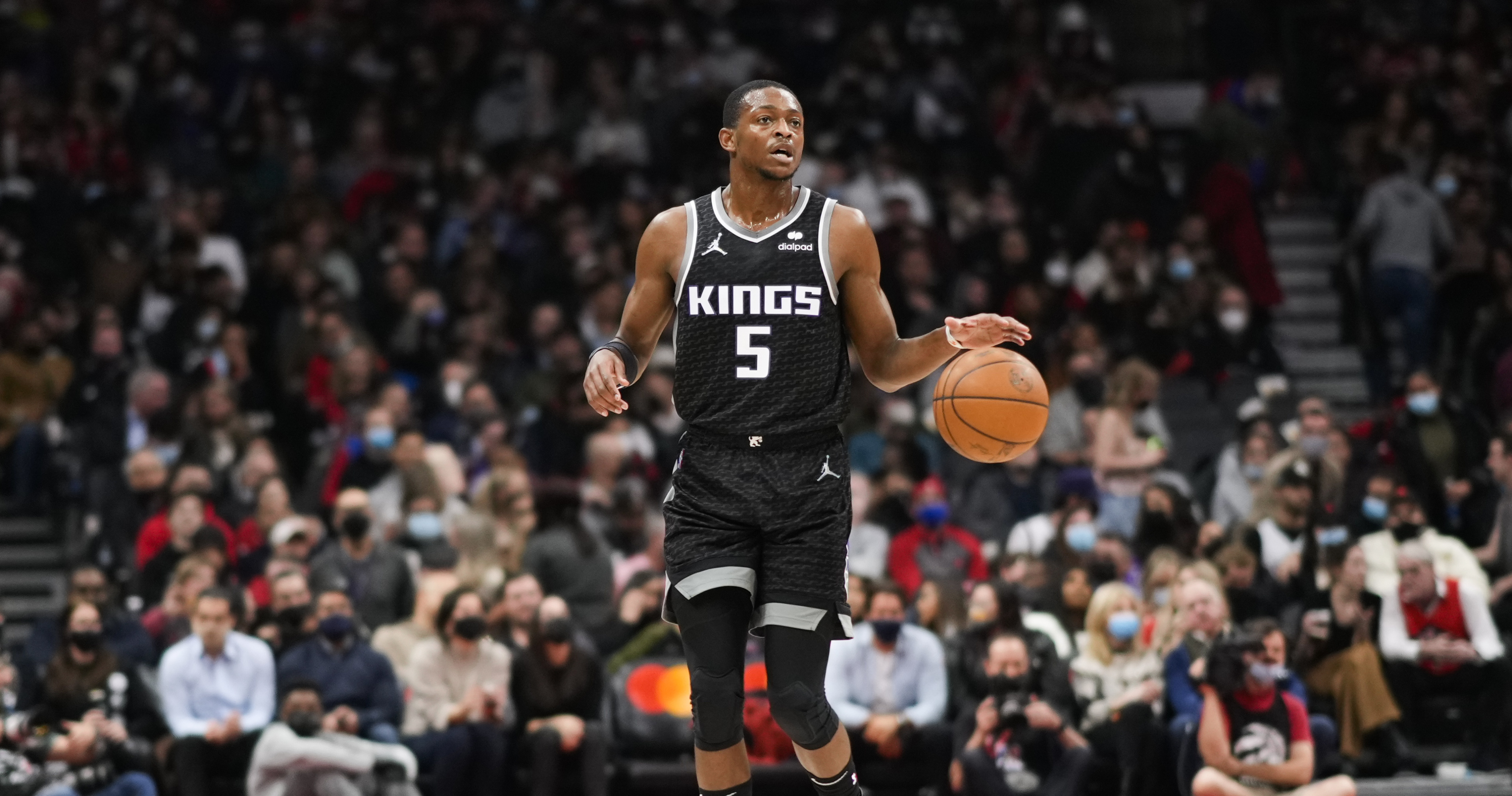 Kings Rumors: De'Aaron Fox's MRI on Knee Injury Reveals Bone Bruise ...