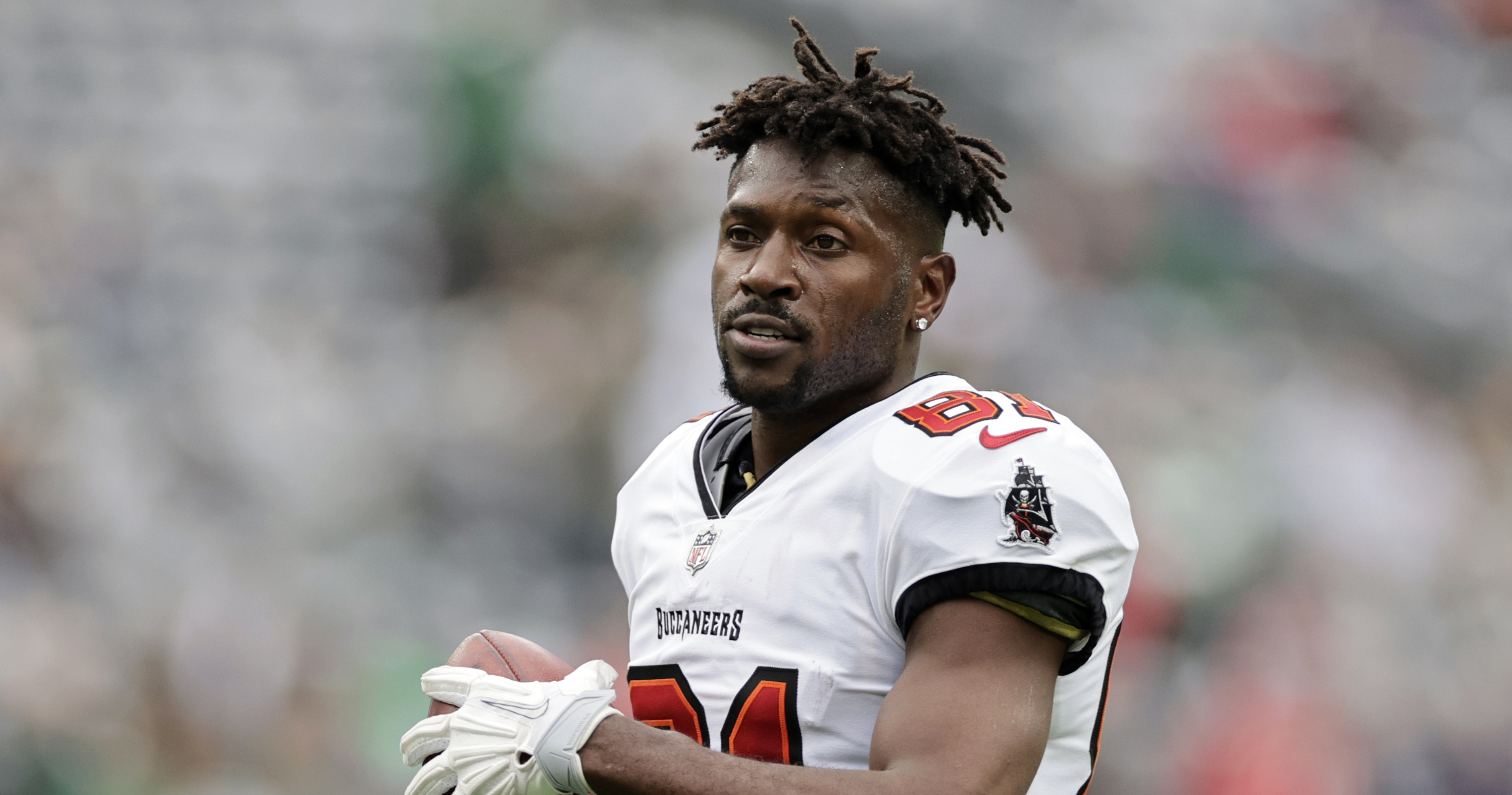 Why did Antonio Brown leave the Bucs vs Jets game yesterday?