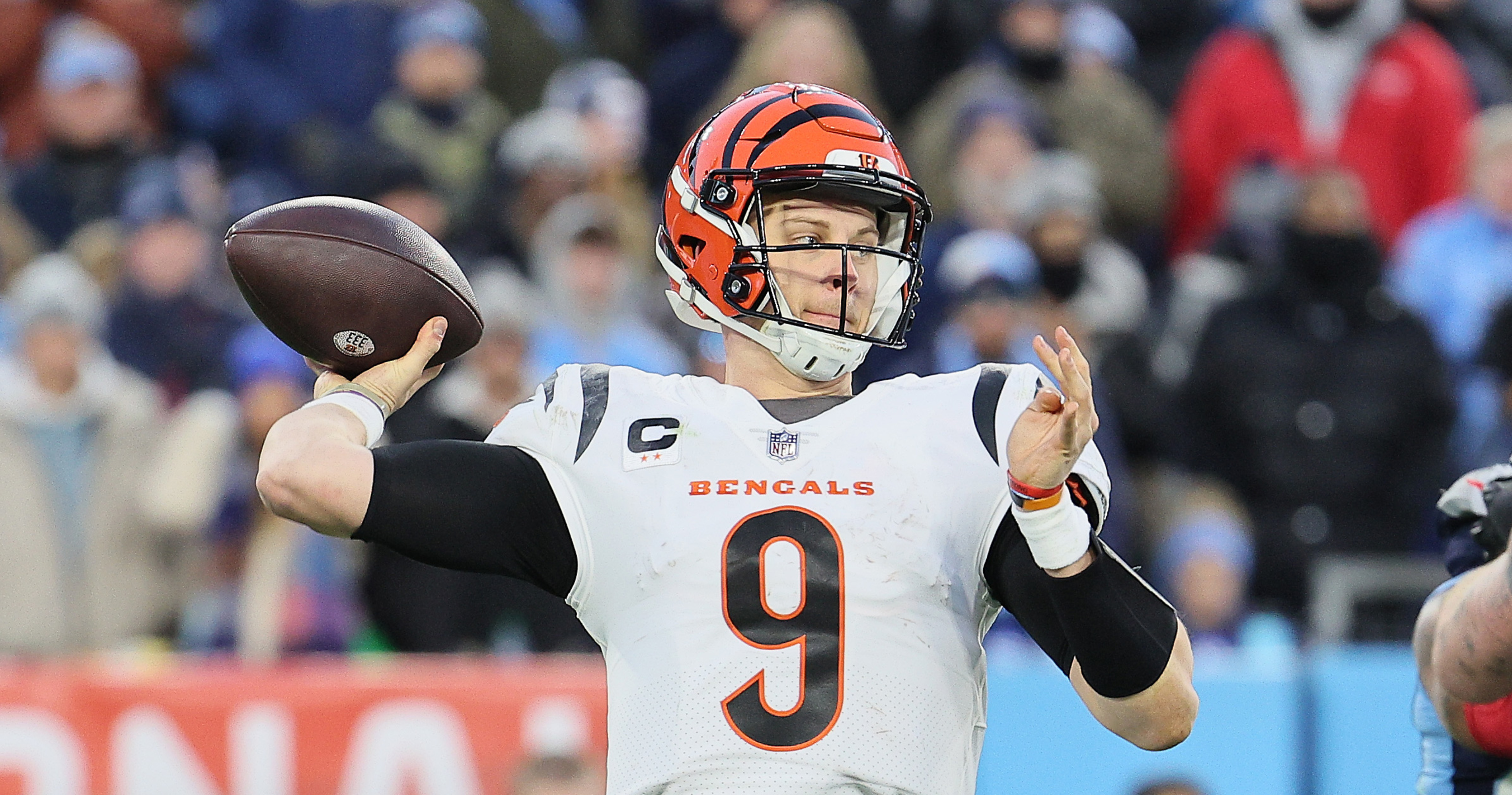 Bengals' Joe Burrow Wins 2021 PFWA NFL Comeback Player of the Year