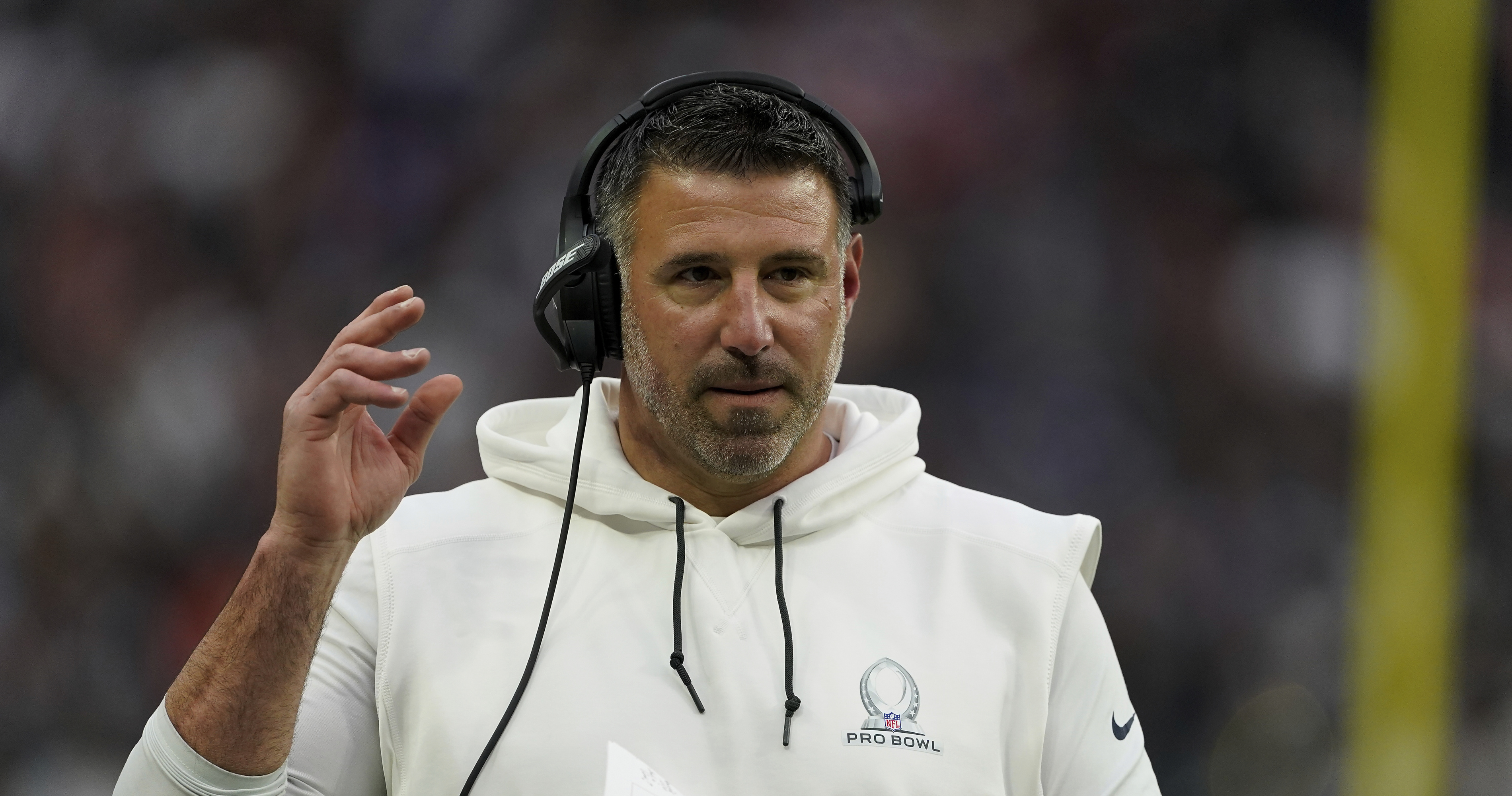 Titans HC Mike Vrabel receives his 2021 NFL Coach of the Year award f