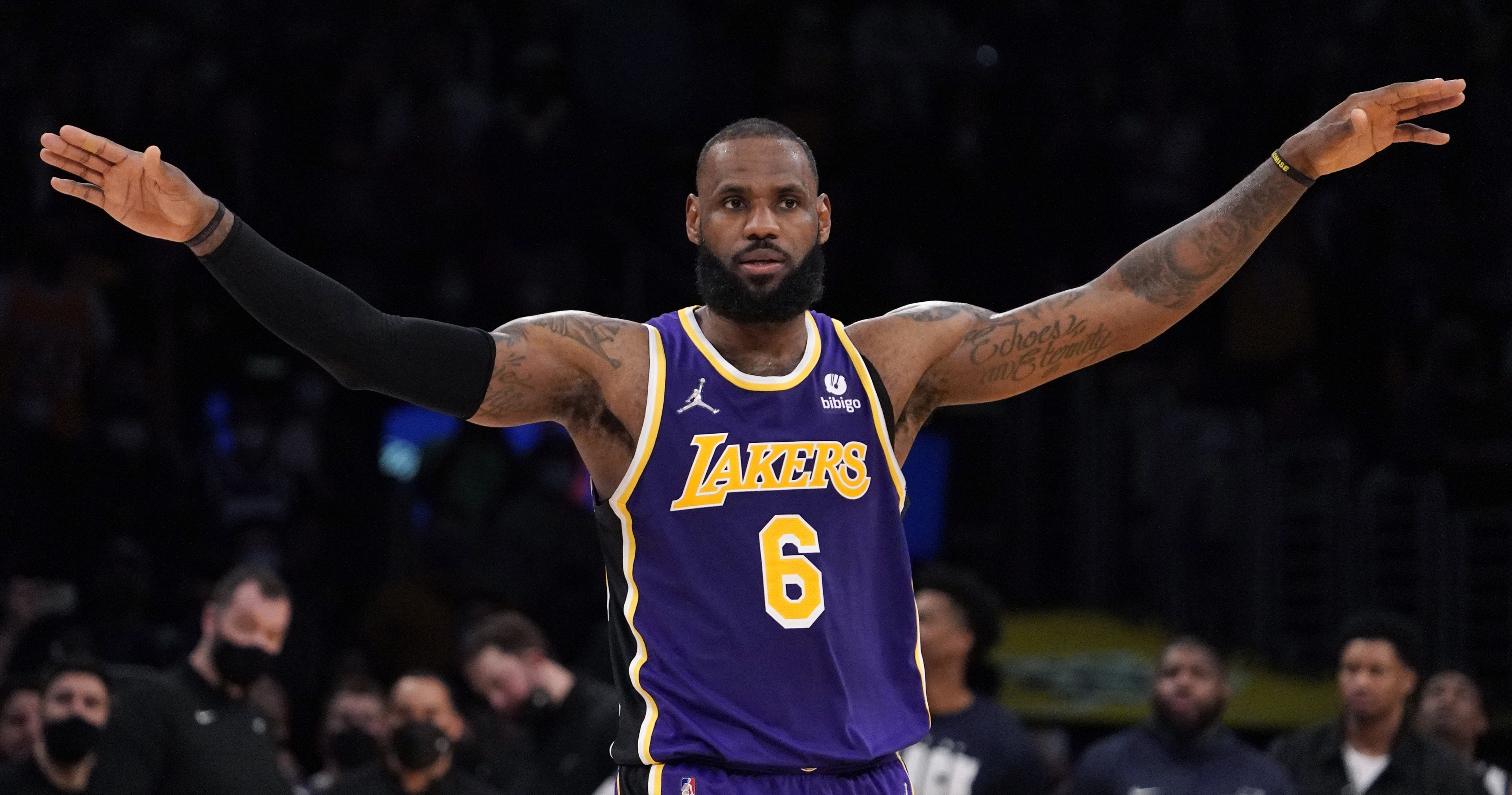 LeBron James: My last year will be played with Bronny