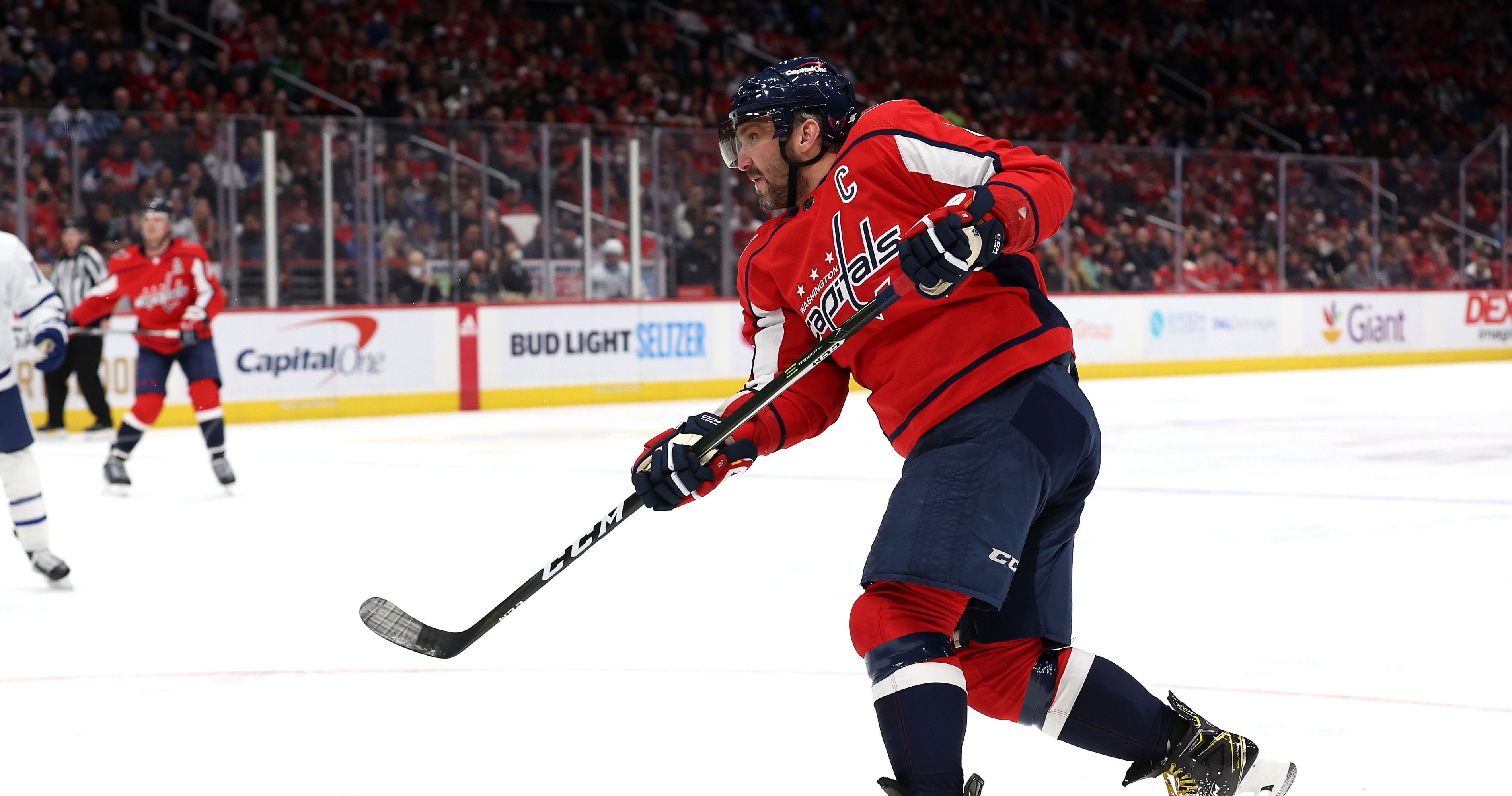 Alex Ovechkin's MassMutual Ad Removed from TV After Russian Invasion of