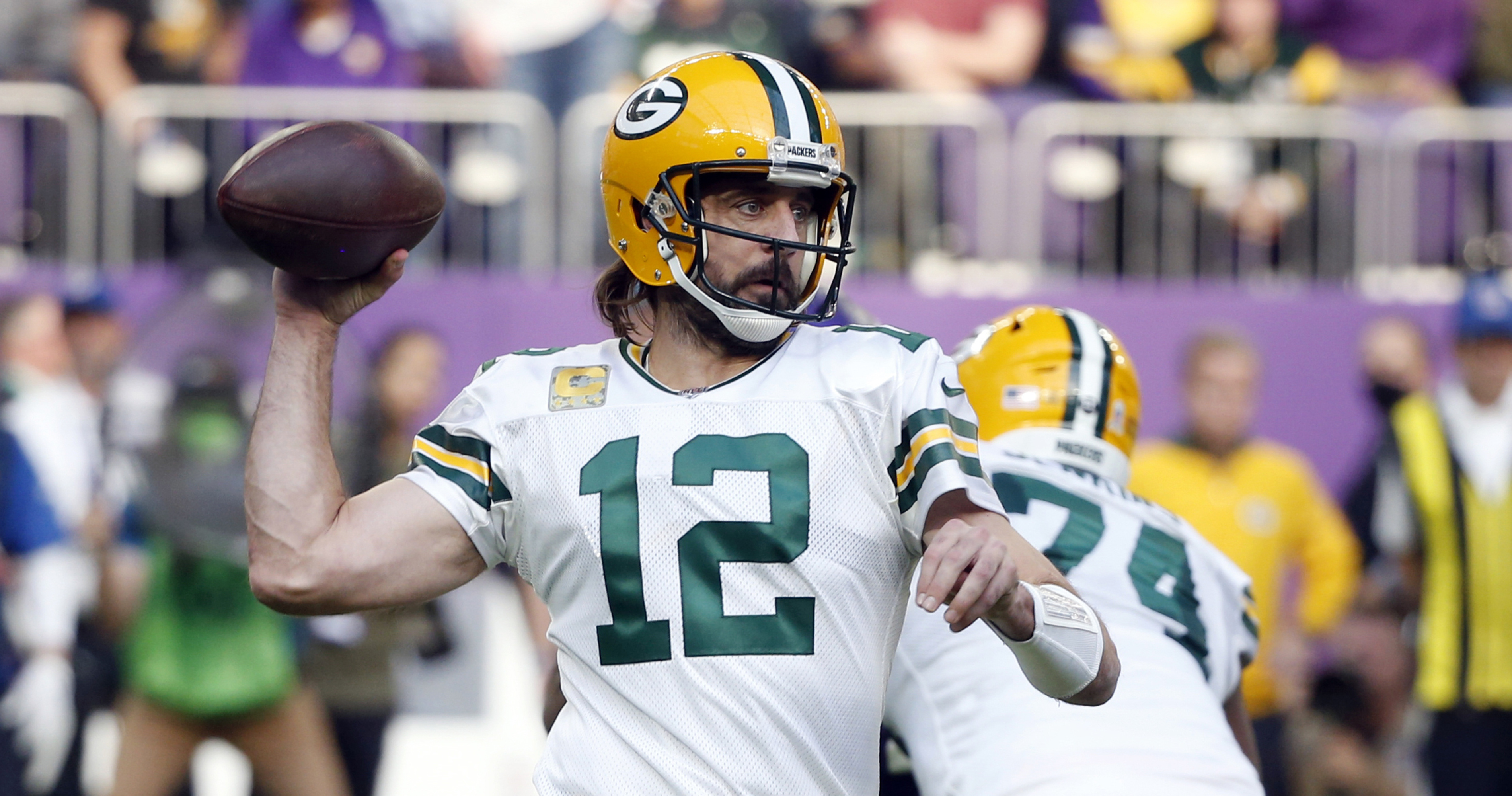 Aaron Rodgers, Packers agree to terms on four-year, $200M extension