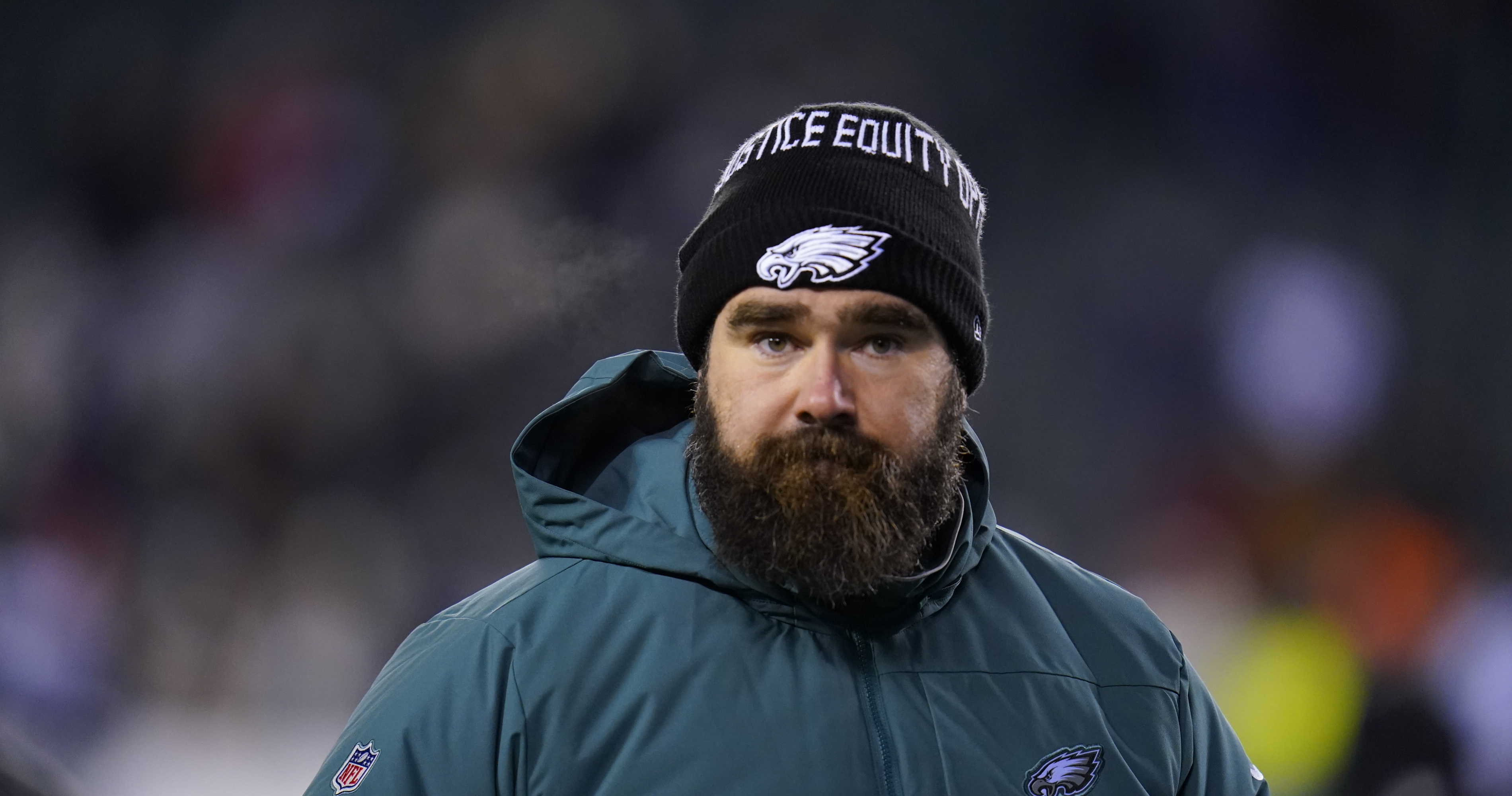 Eagles' Jason Kelce Announces Return for 2022 Season After Weighing