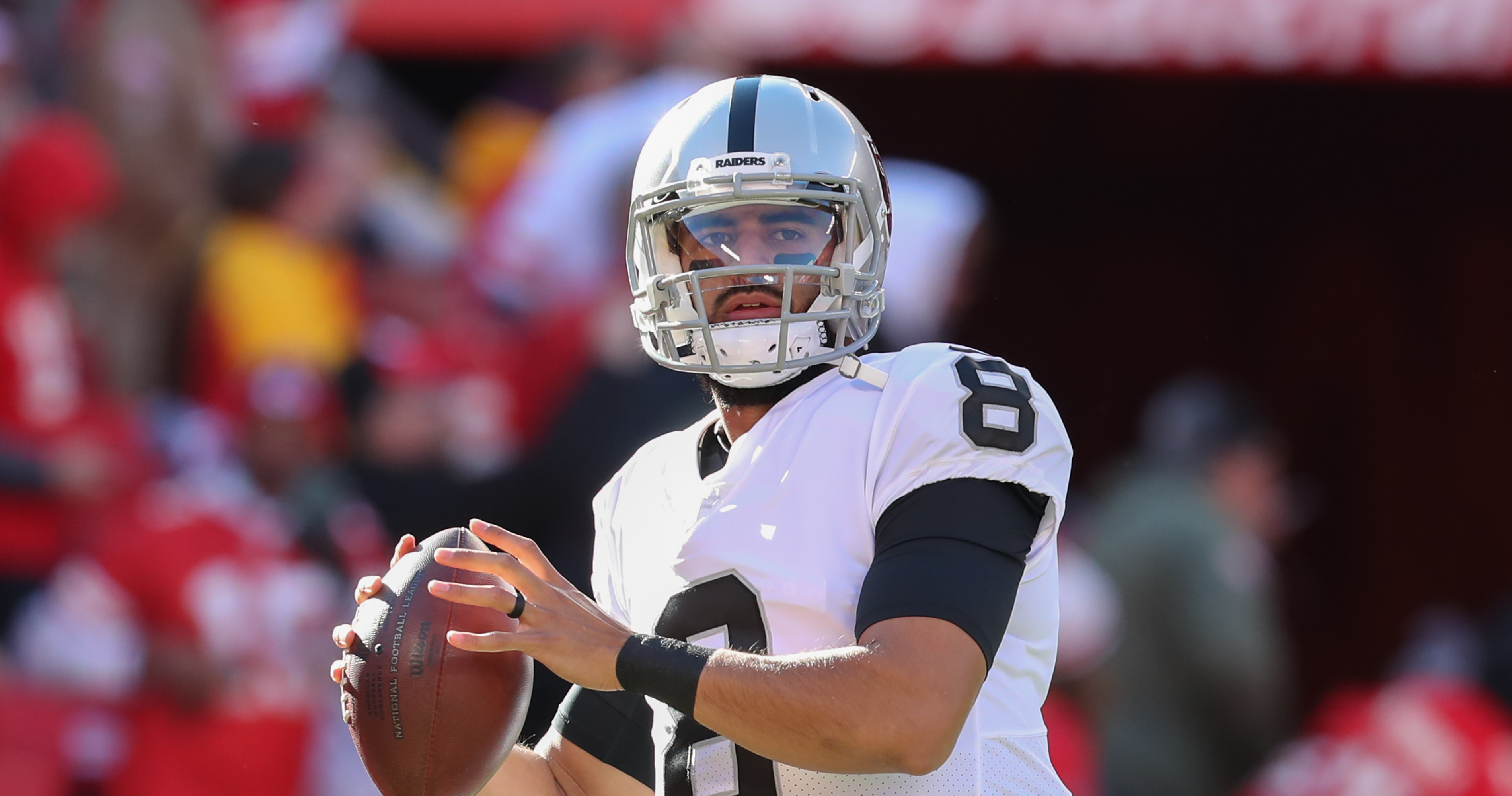 Indianapolis, Indiana, USA. 02nd Jan, 2022. Las Vegas Raiders quarterback  Marcus Mariota (8) runs with the ball during NFL football game action  between the Las Vegas Raiders and the Indianapolis Colts at