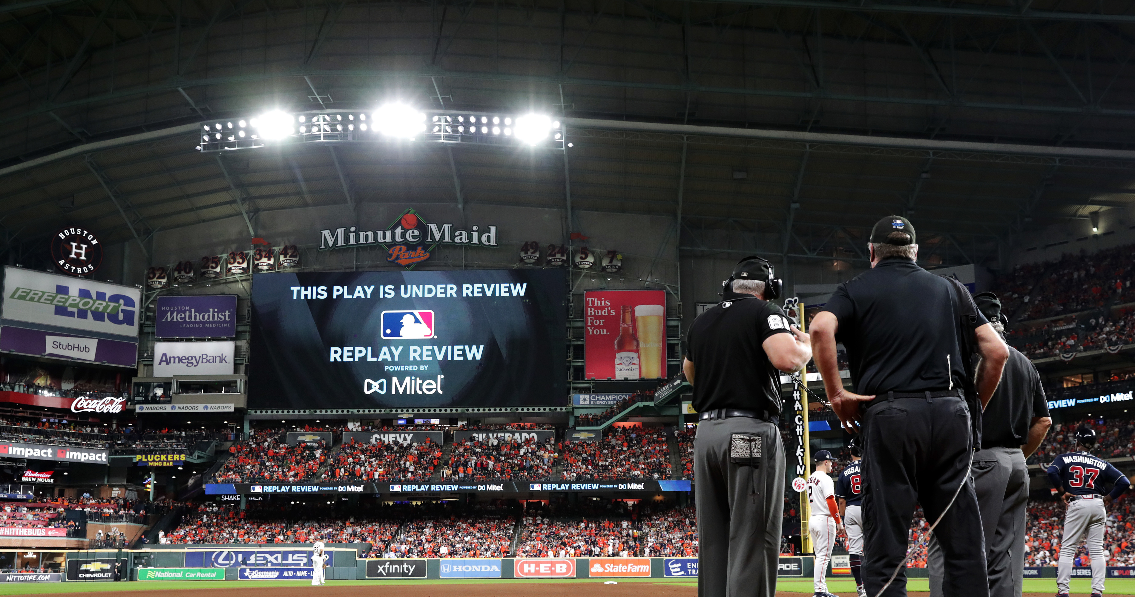 New Wireless Audio Lets MLB Umpires Make All the Calls Very Loud and Clear