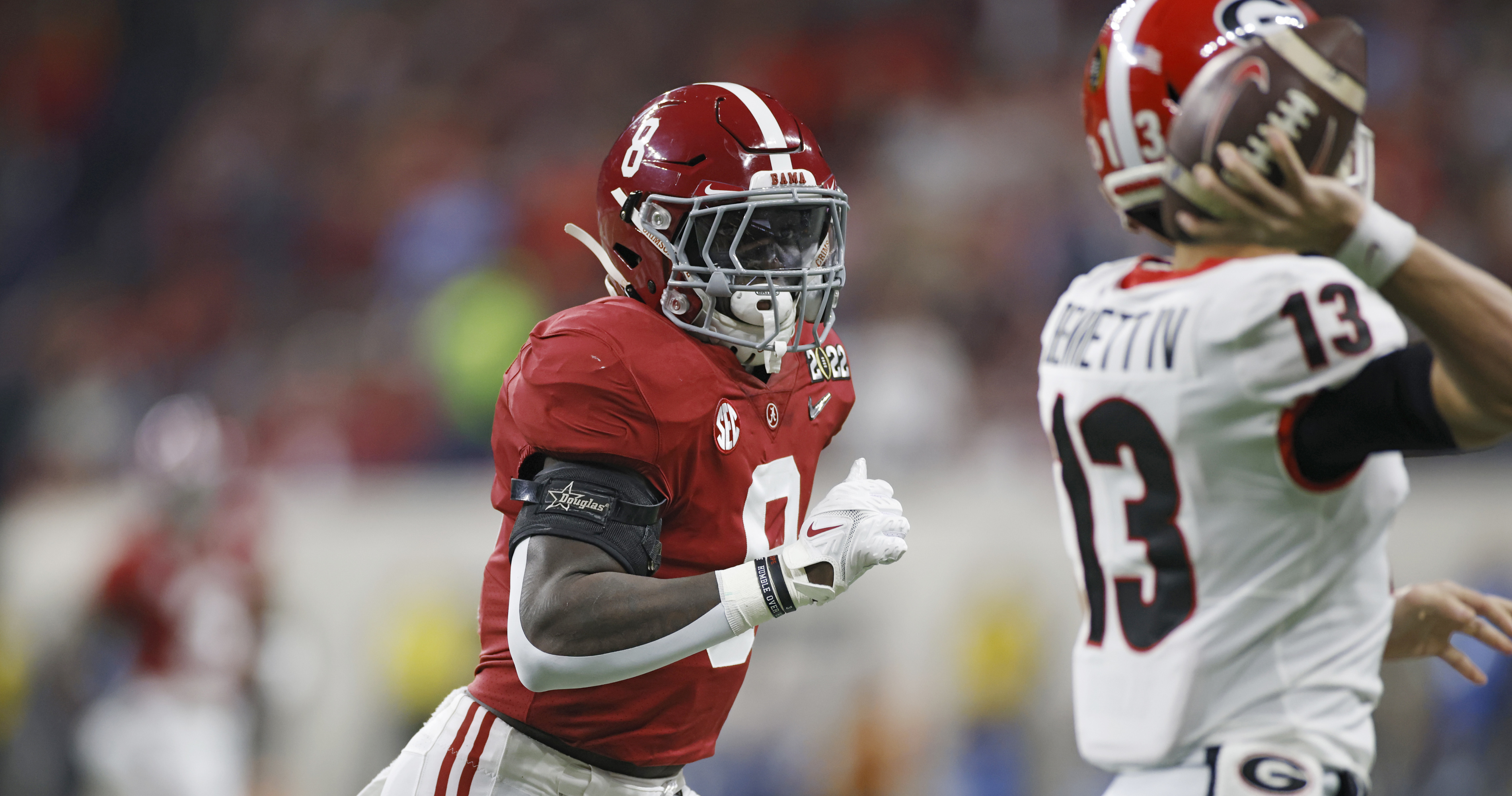 Alabama Crimson Tide LB Christian Harris says he's entering NFL