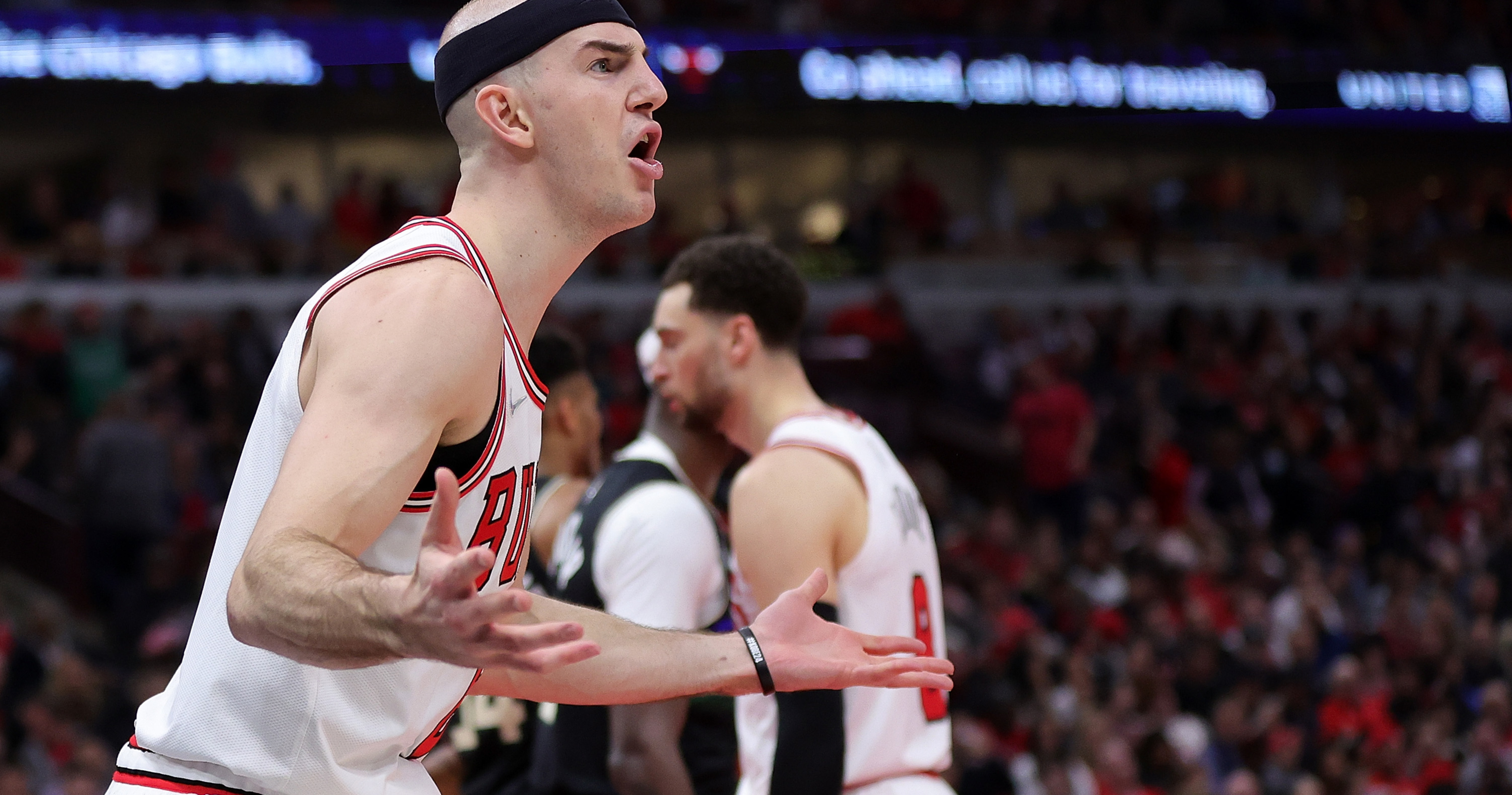 Report: Bulls' Alex Caruso Examined For Concussion After Suffering ...