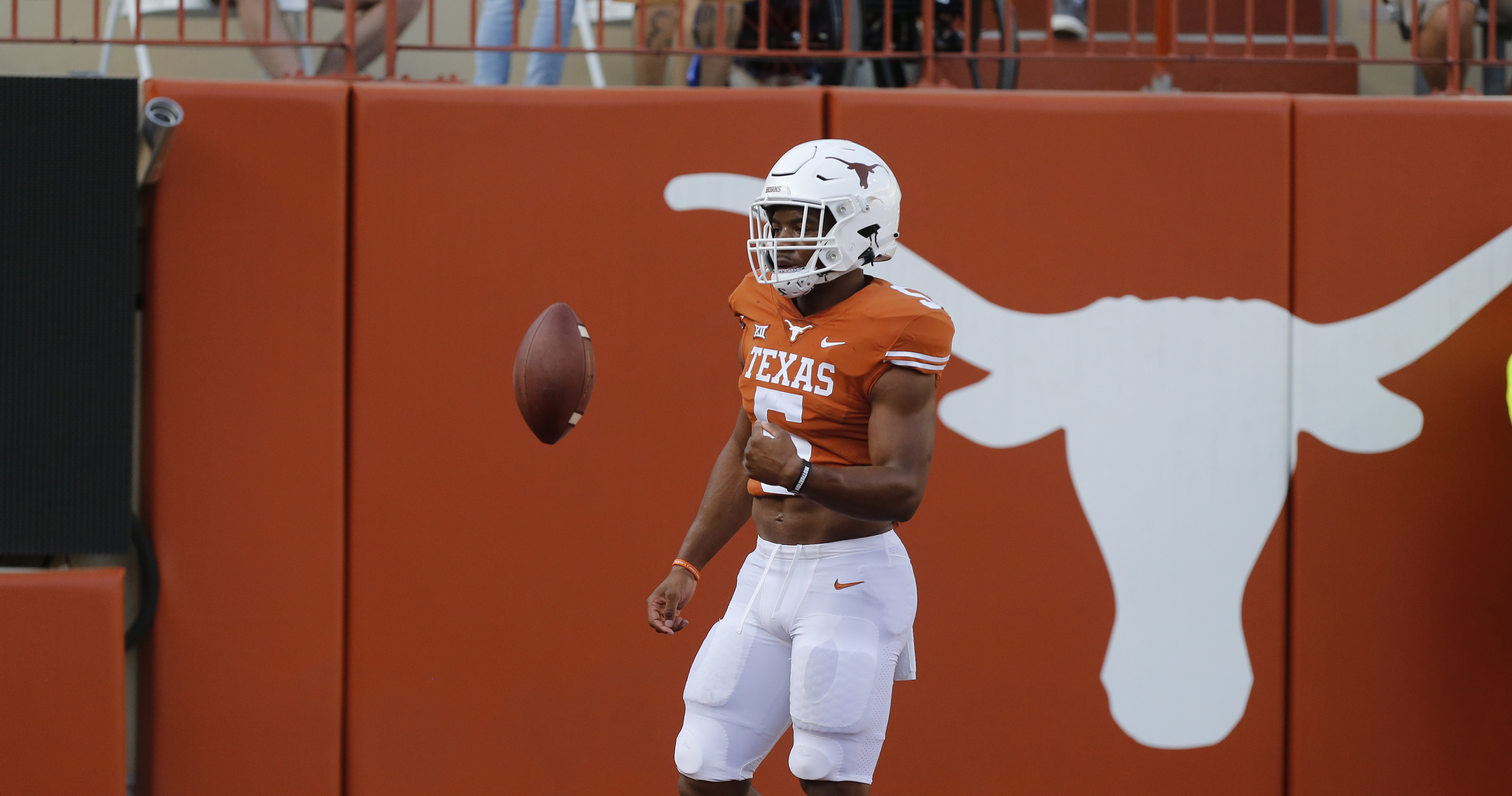 Texas RB Bijan Robinson Lands Lamborghini NIL Deal - Sports Illustrated