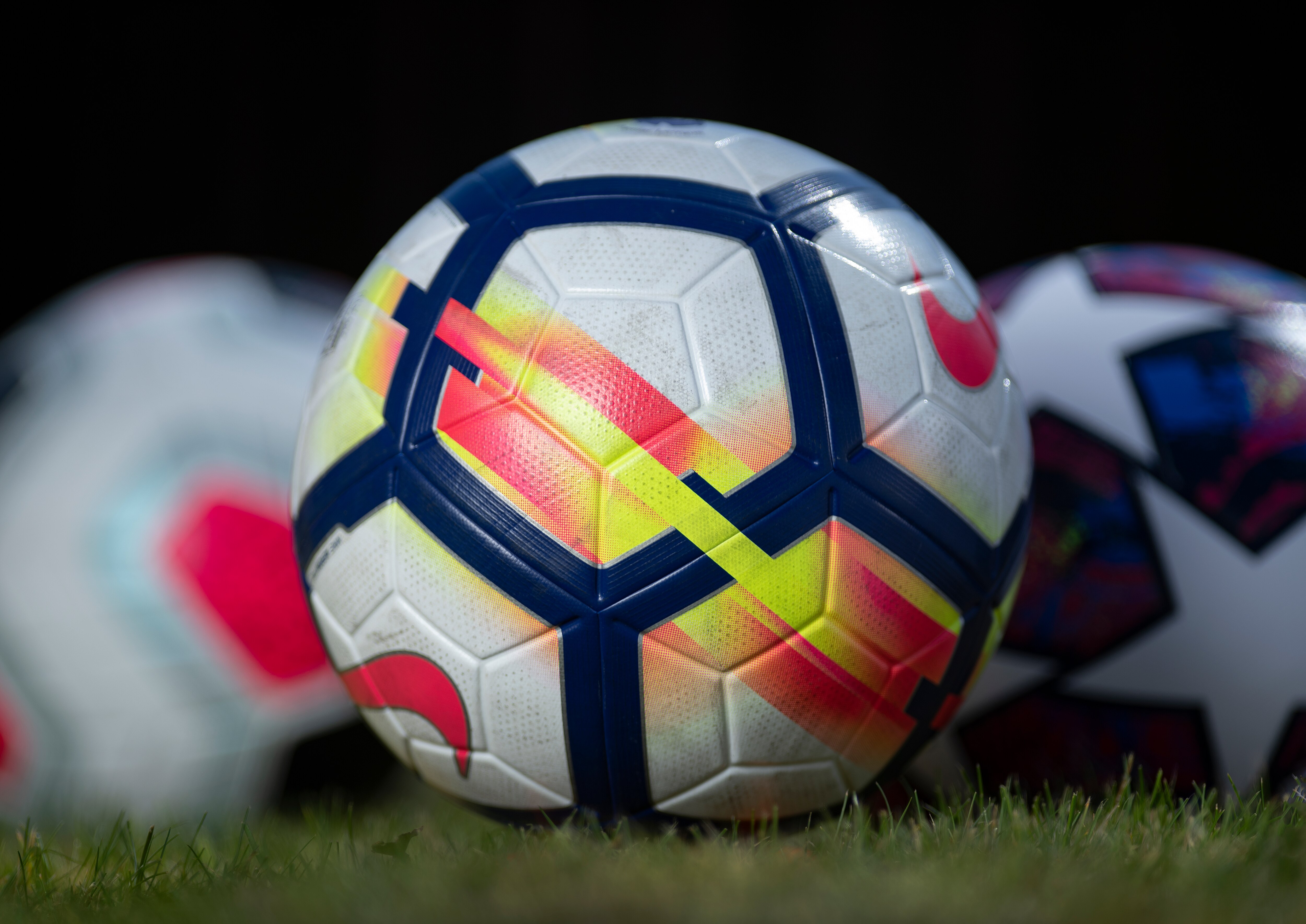 Alyssa, Gisele Thompson 1st HS Athletes to Sign Nike NIL Contracts News, Scores