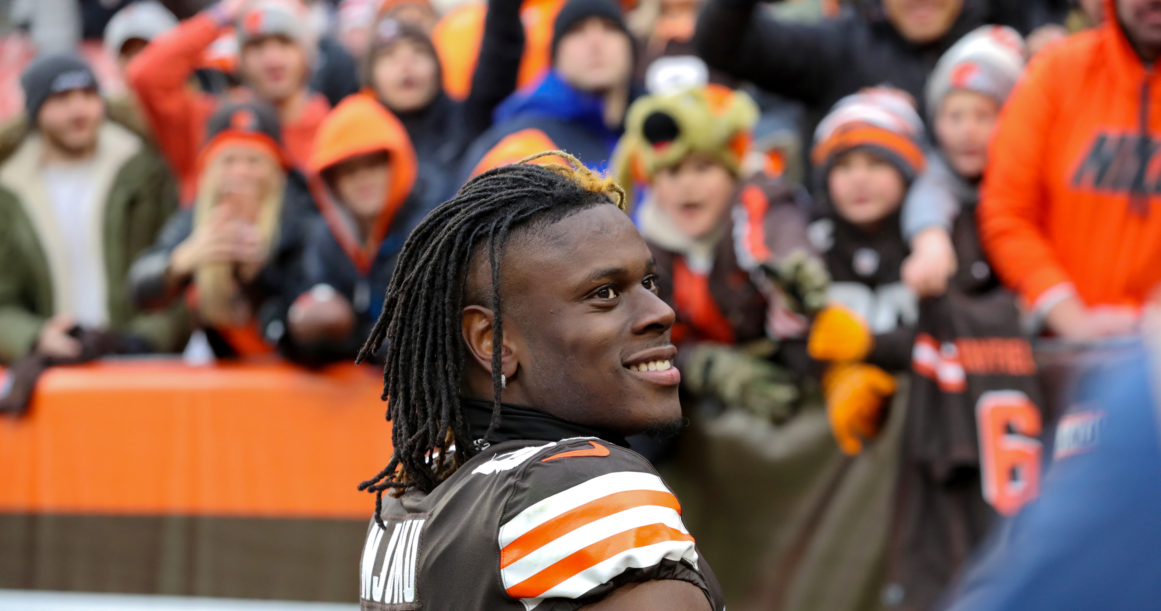 Browns sign TE David Njoku to contract extension through 2025