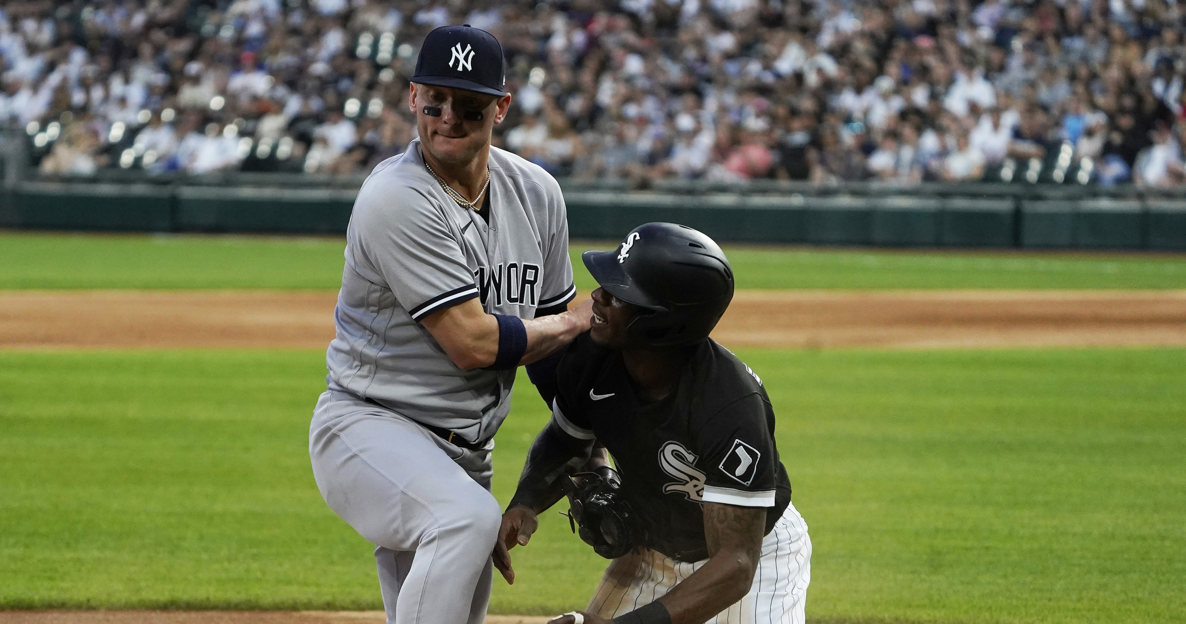 Tim Anderson apologizes on Instagram for José Ramírez incident