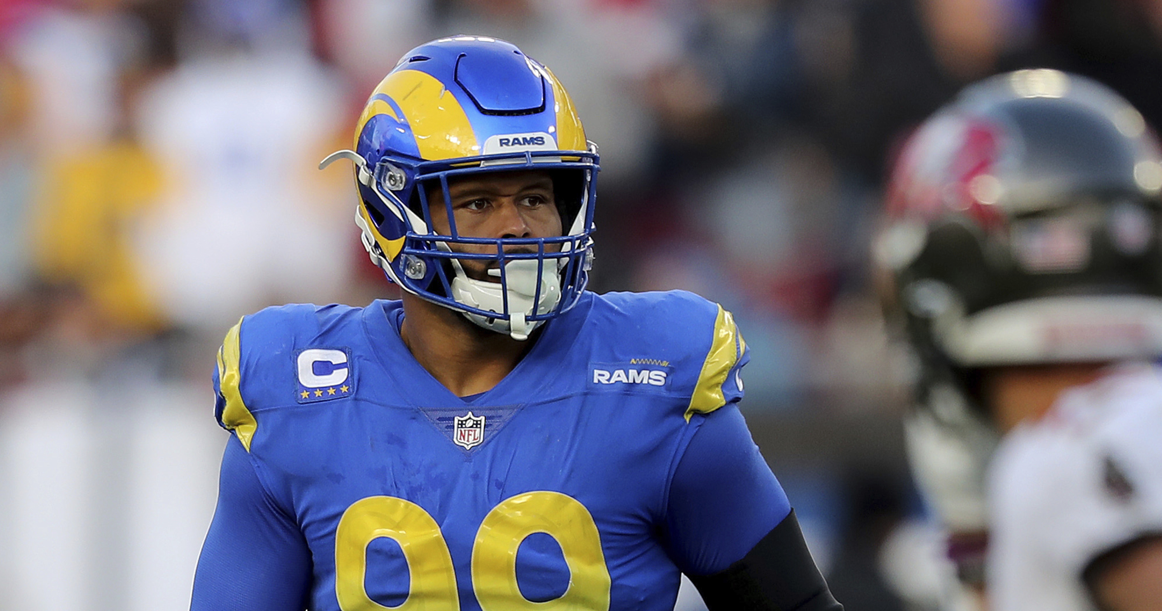 Rams' Aaron Donald suffers ankle sprain against Chiefs