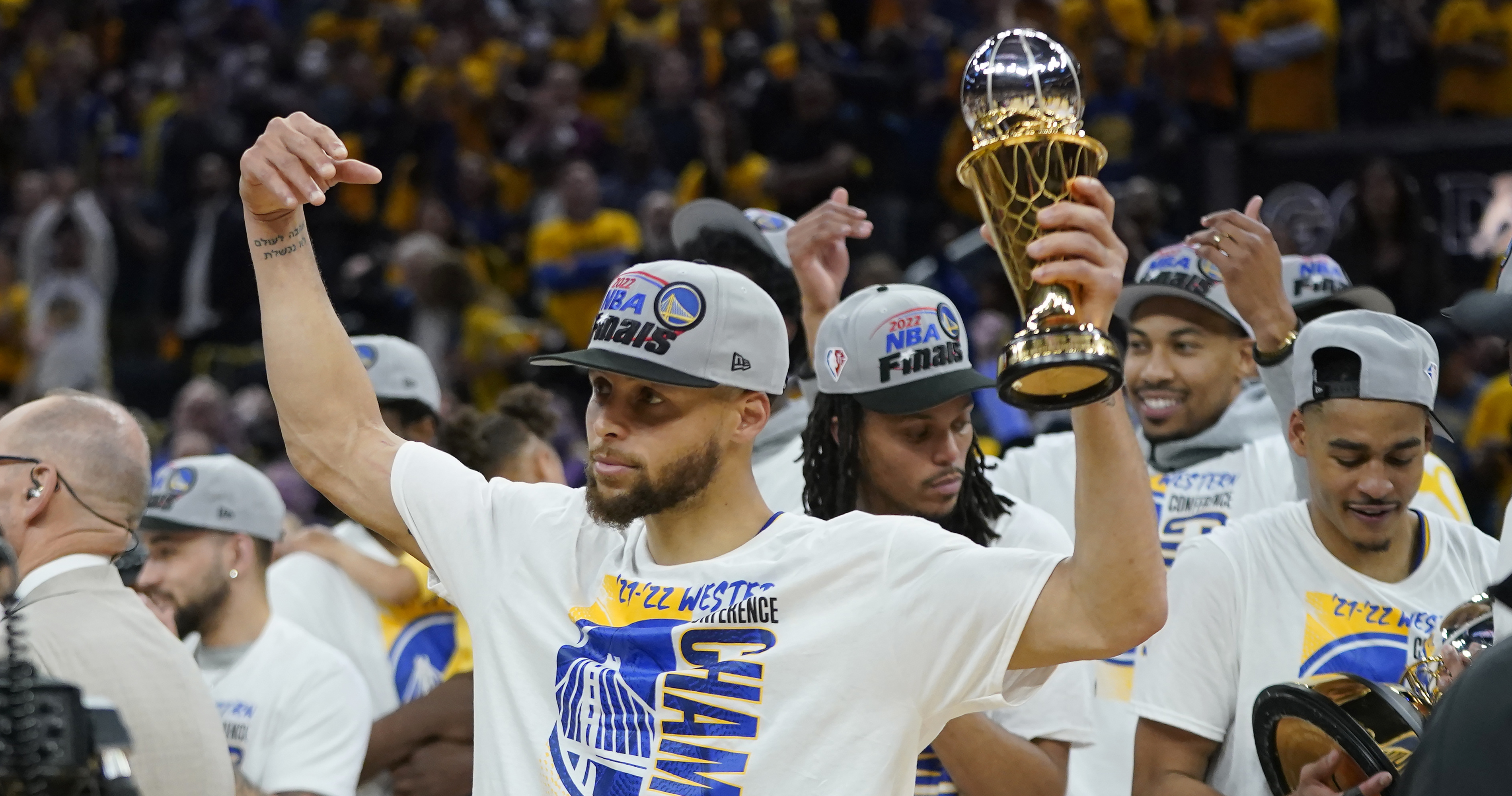 Stephen Curry: Warriors' Finish to Last Season Was 'Gas in the Tank ...