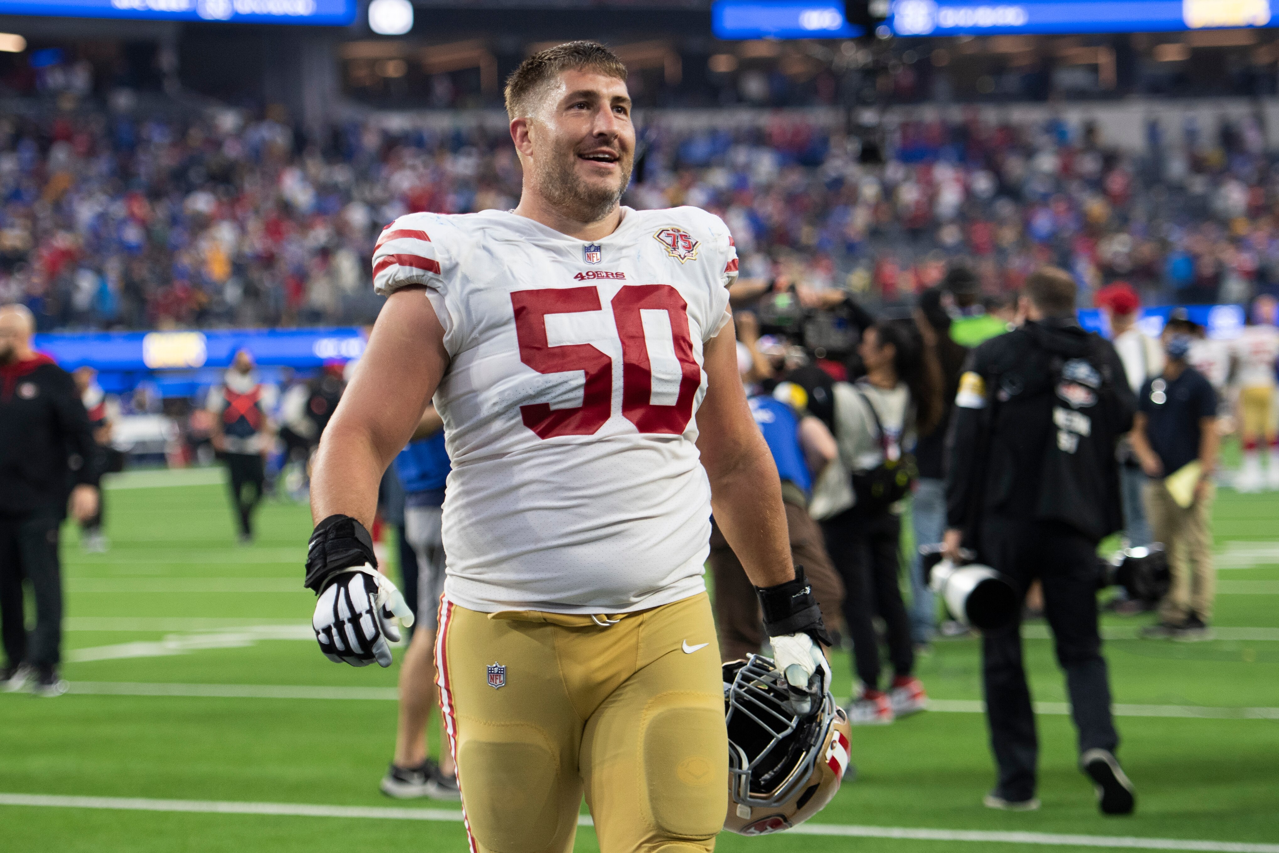 Report: Former Browns, Falcons, 49ers C Alex Mack Retires After 13-Year NFL Career - Vimarsana News