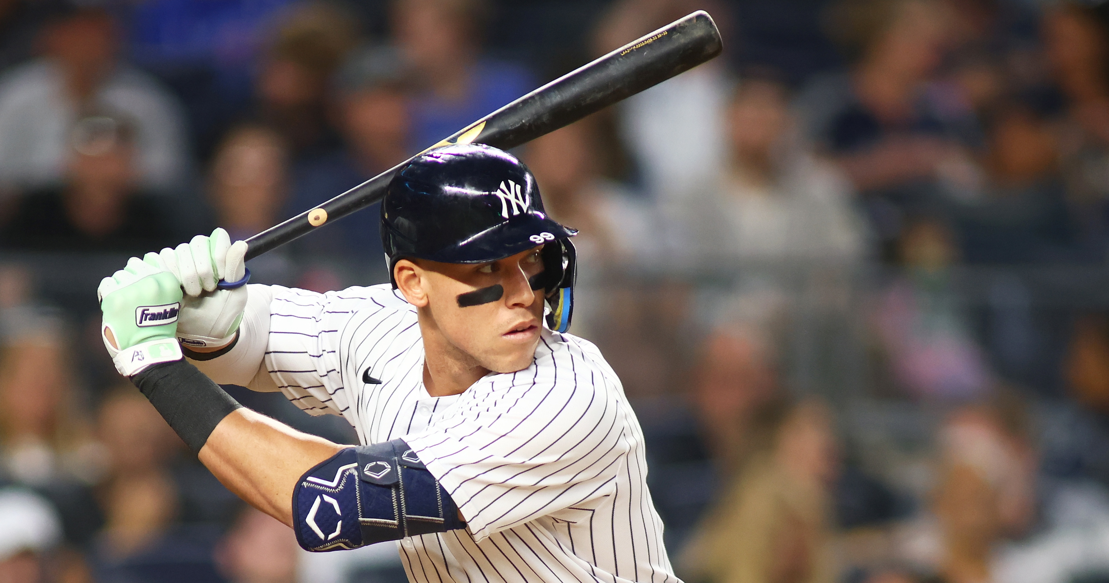 Aaron Judge's record home run pace for Yankees could surpass Roger