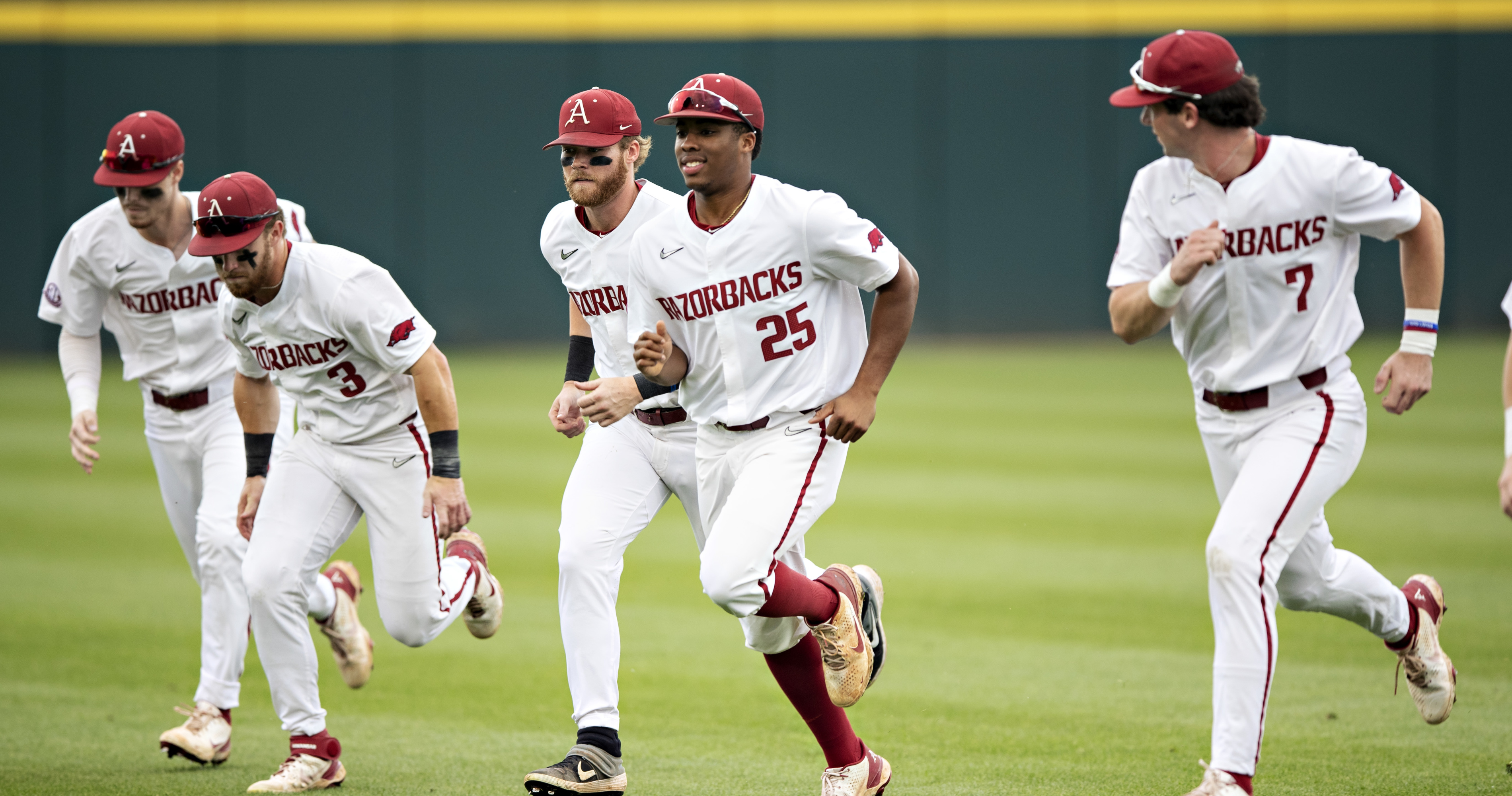 Live updates, scoreboard: Arkansas Razorbacks baseball, Auburn Tigers (June  21, 2022 - College World Series)