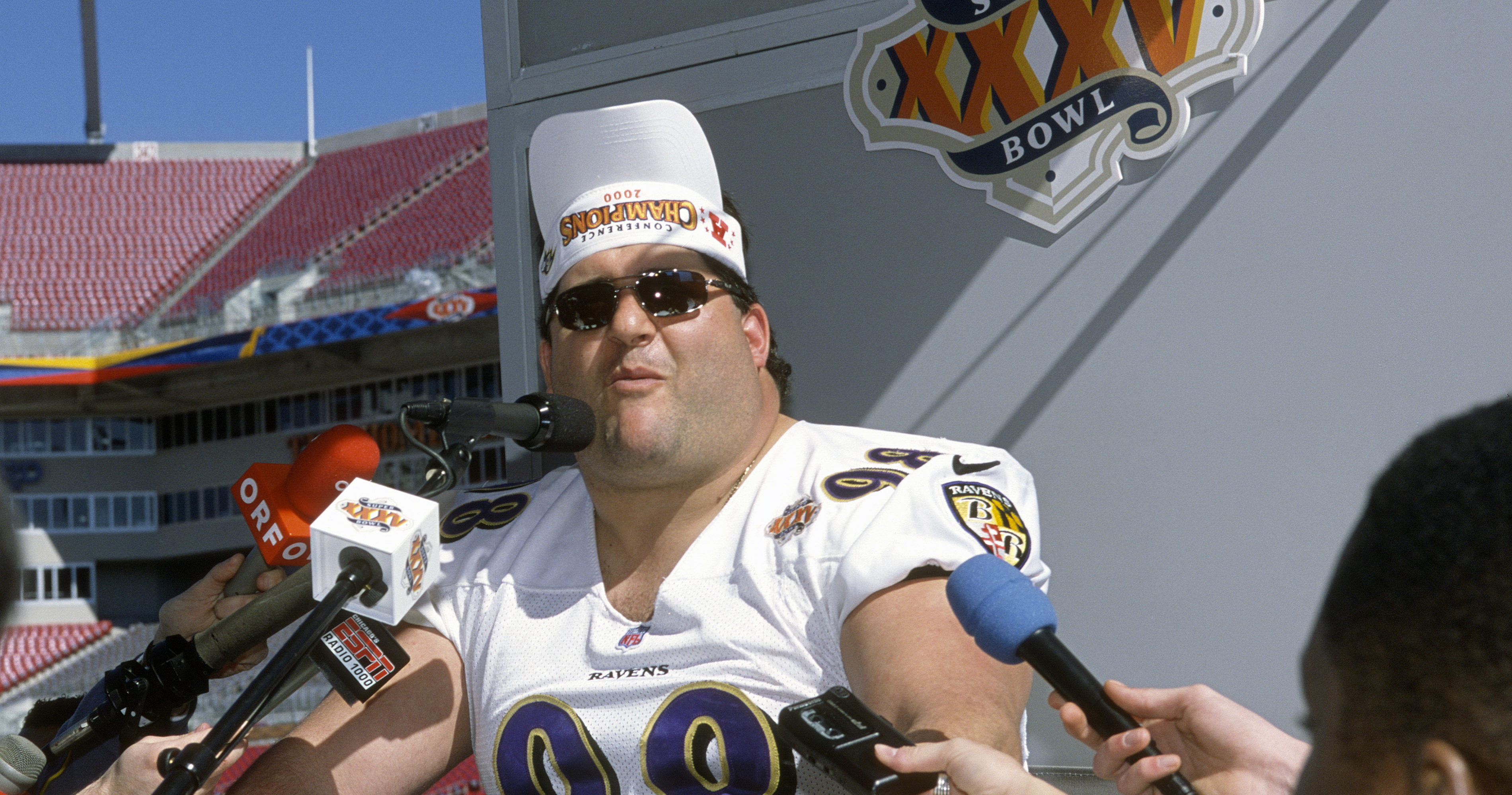 : TONY SIRAGUSA BALTIMORE RAVENS 8X10 SPORTS ACTION